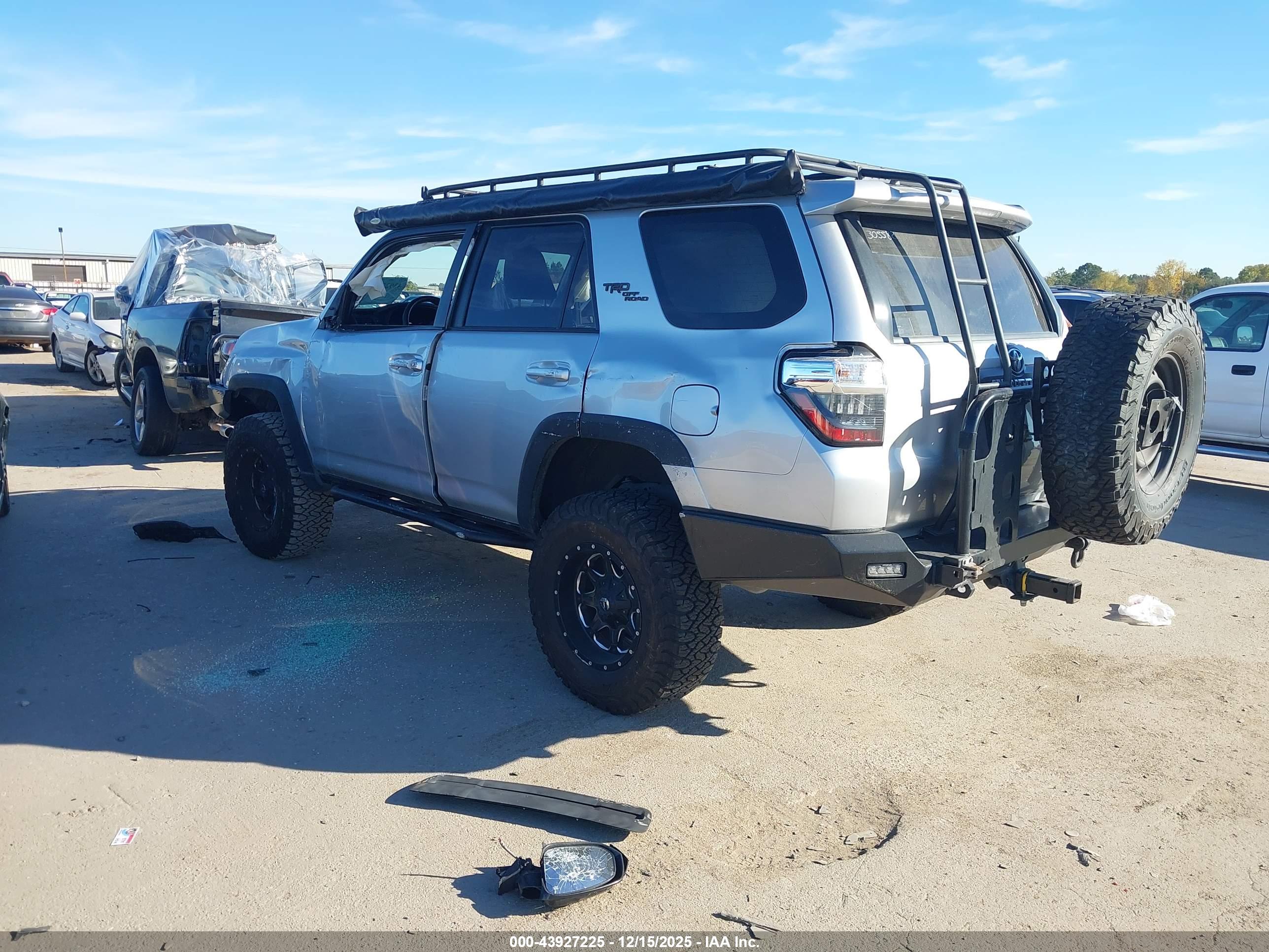 TOYOTA 4RUNNER image 3