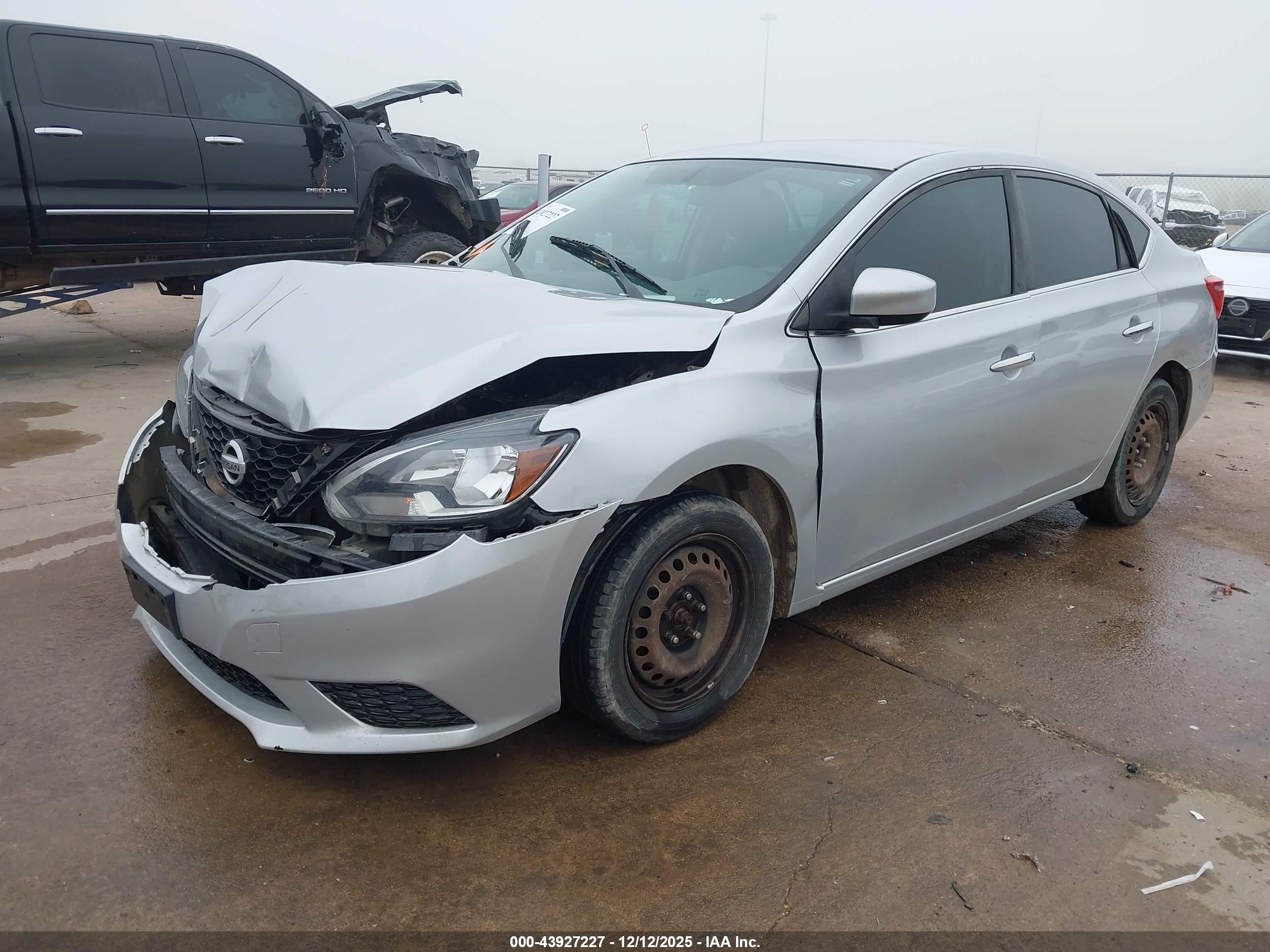 NISSAN SENTRA image 2