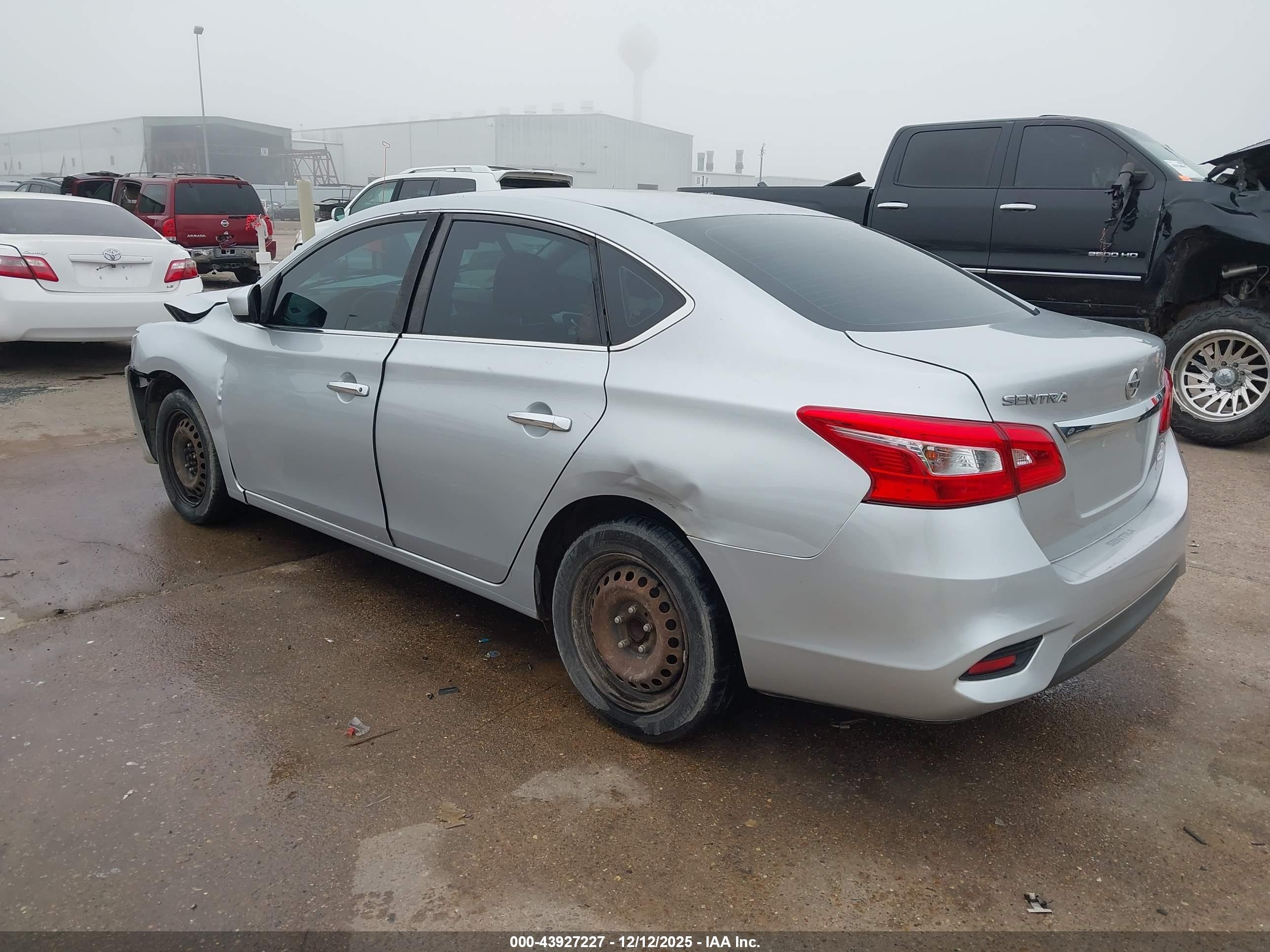 NISSAN SENTRA image 3