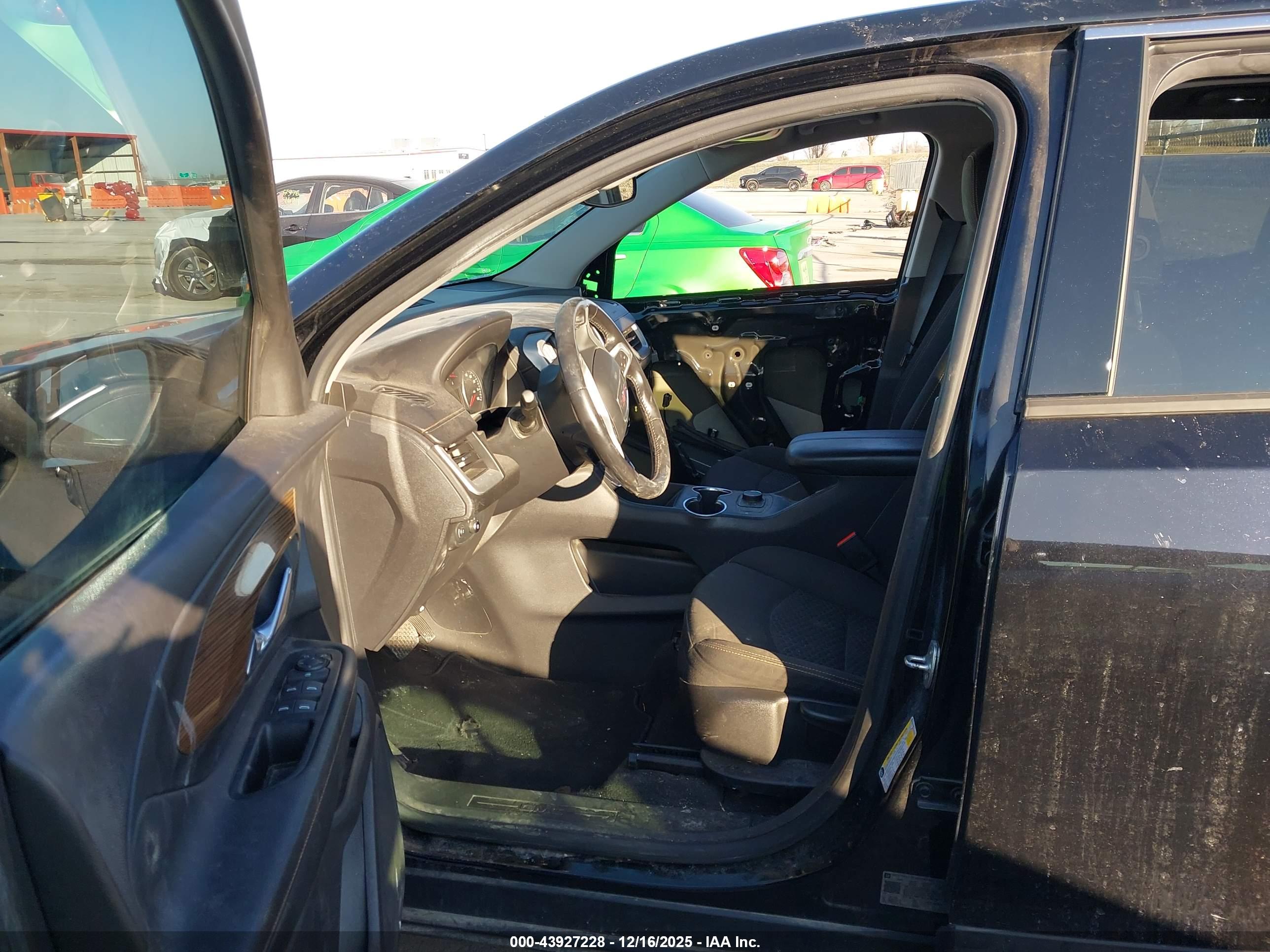 GMC TERRAIN image 5