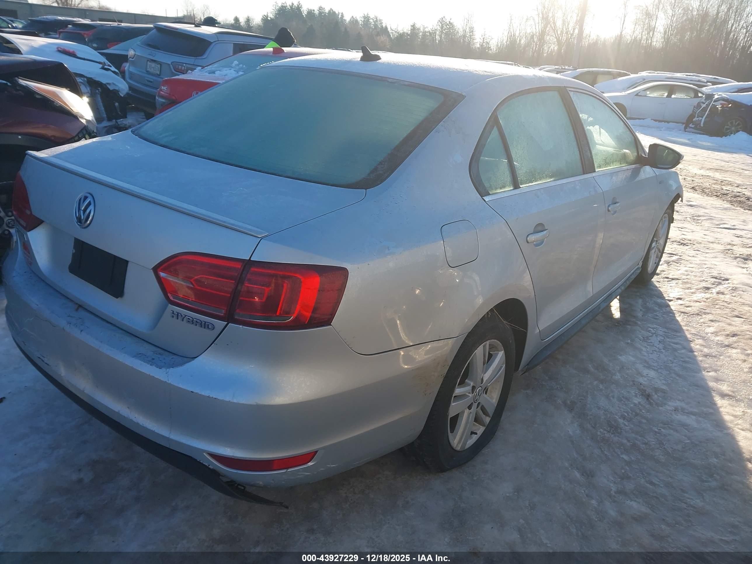 VOLKSWAGEN JETTA image 4