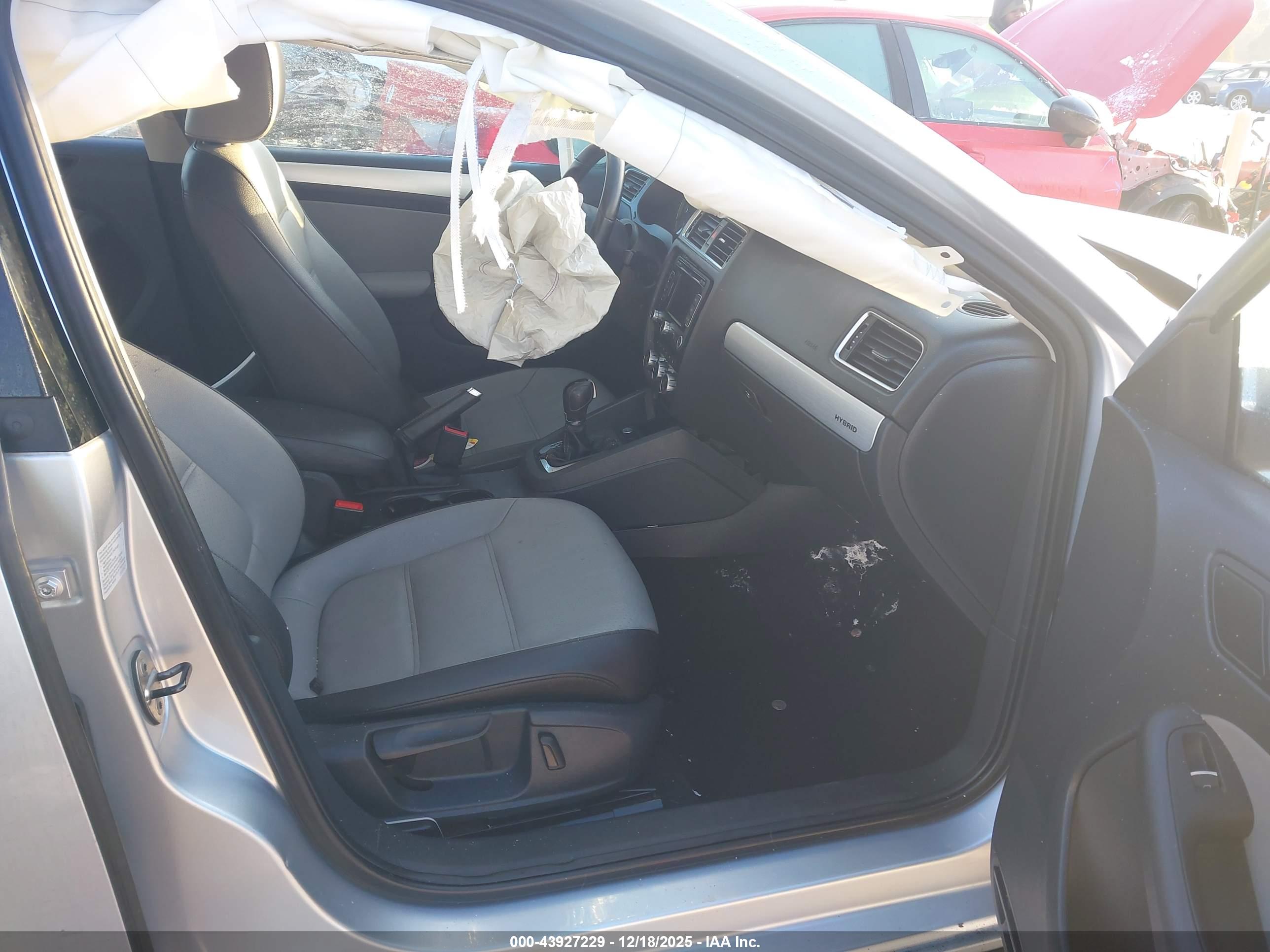 VOLKSWAGEN JETTA image 5