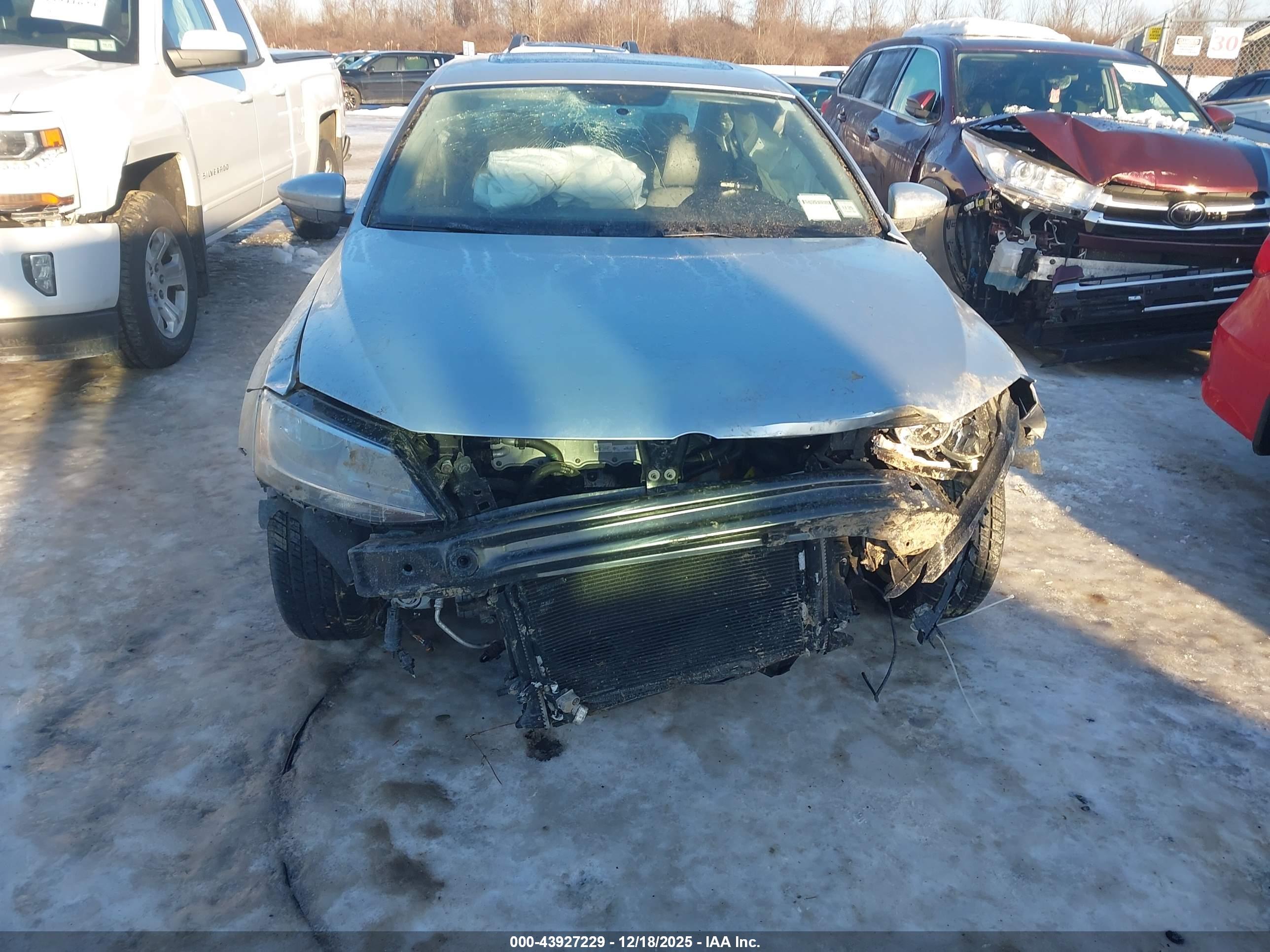 VOLKSWAGEN JETTA image 6