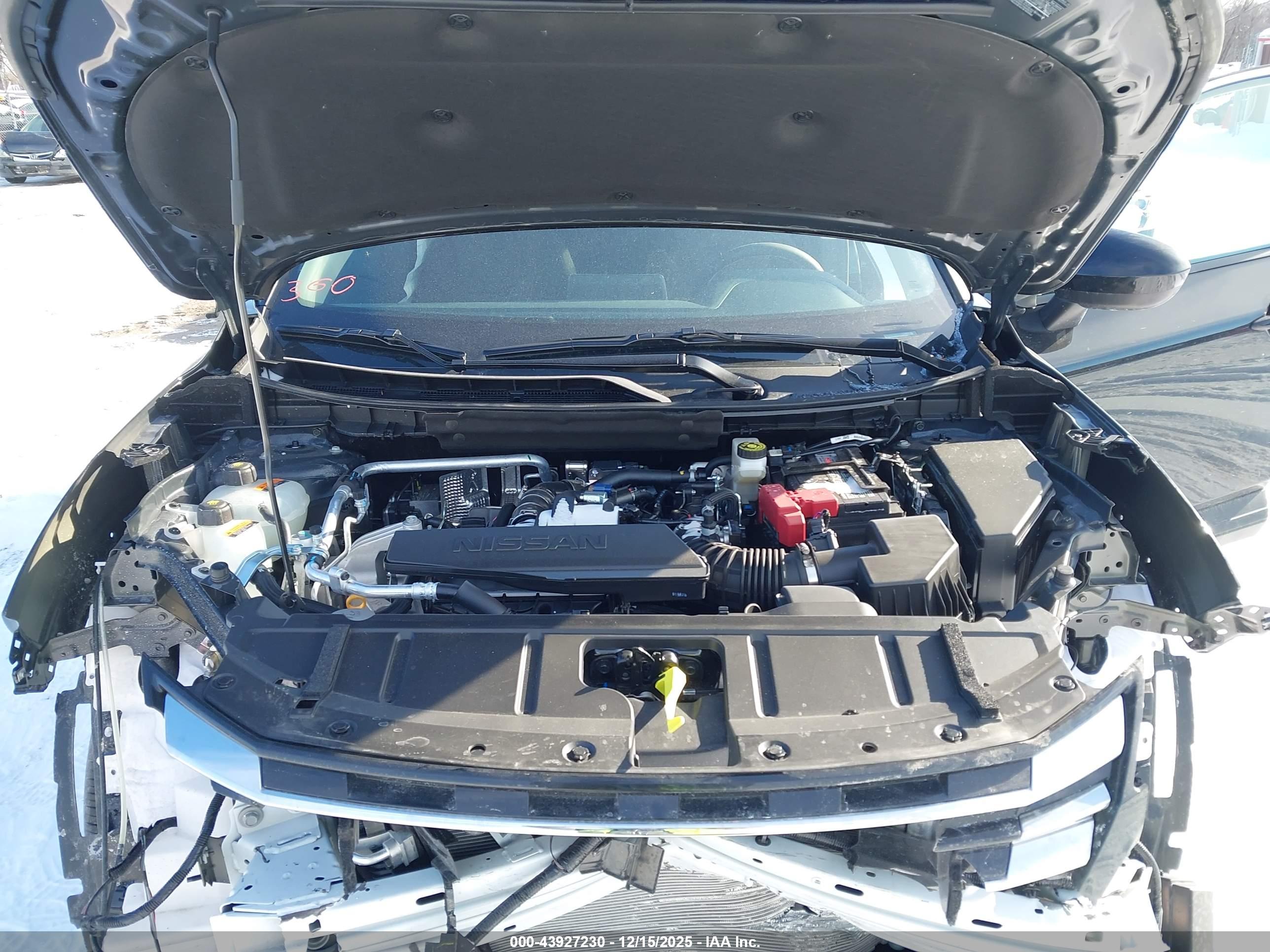 NISSAN ROGUE image 10