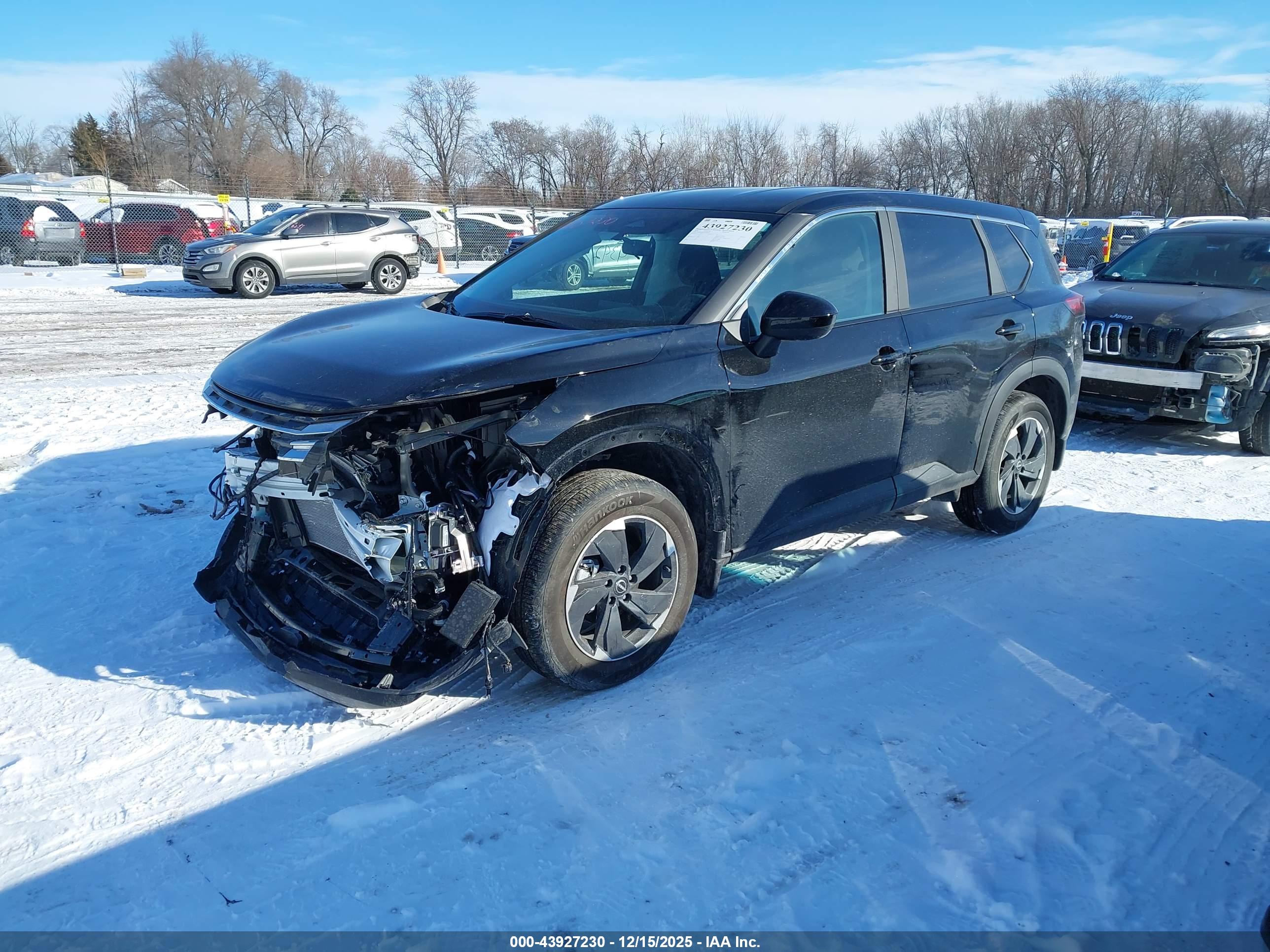 NISSAN ROGUE image 2