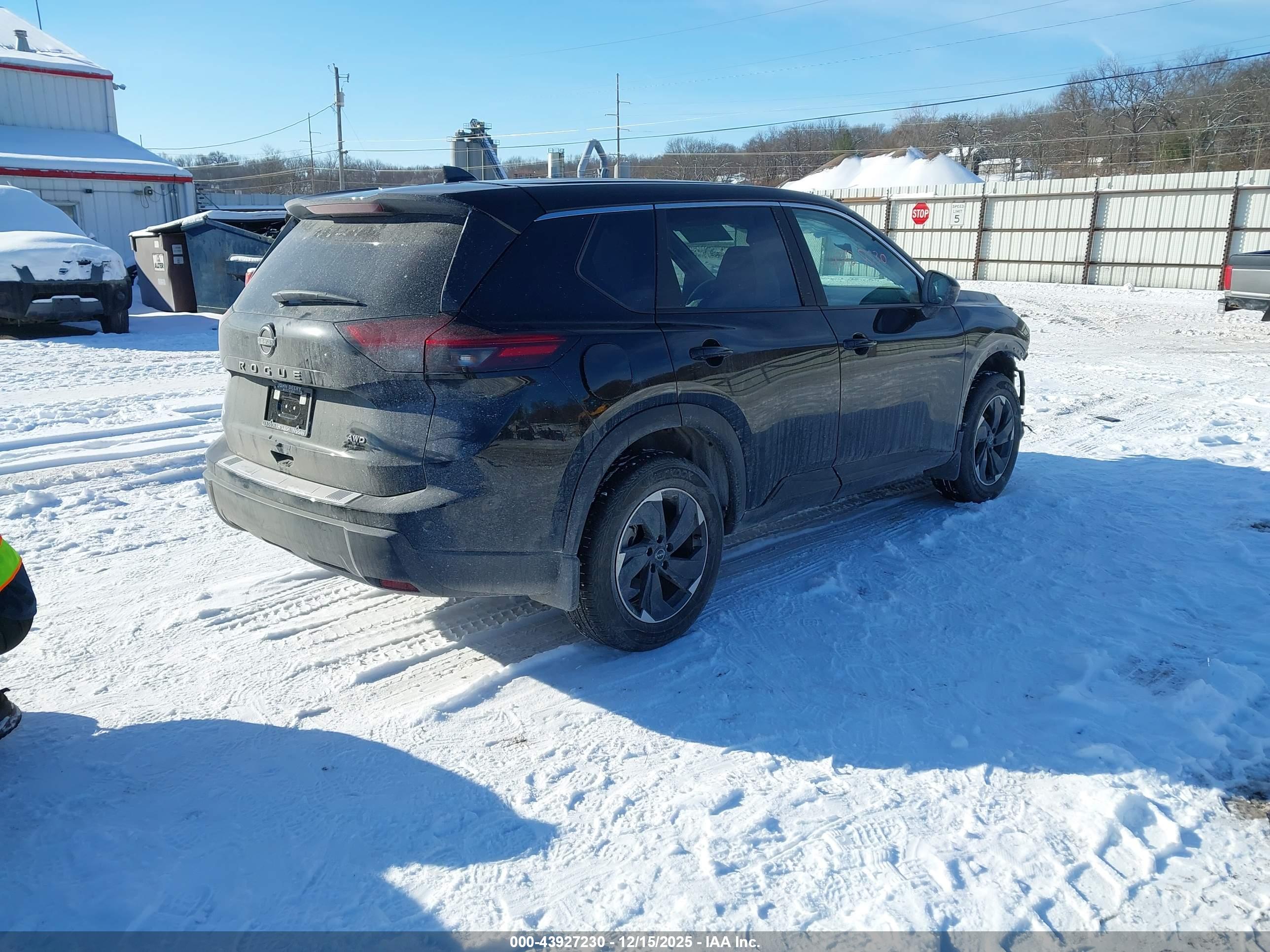 NISSAN ROGUE image 4
