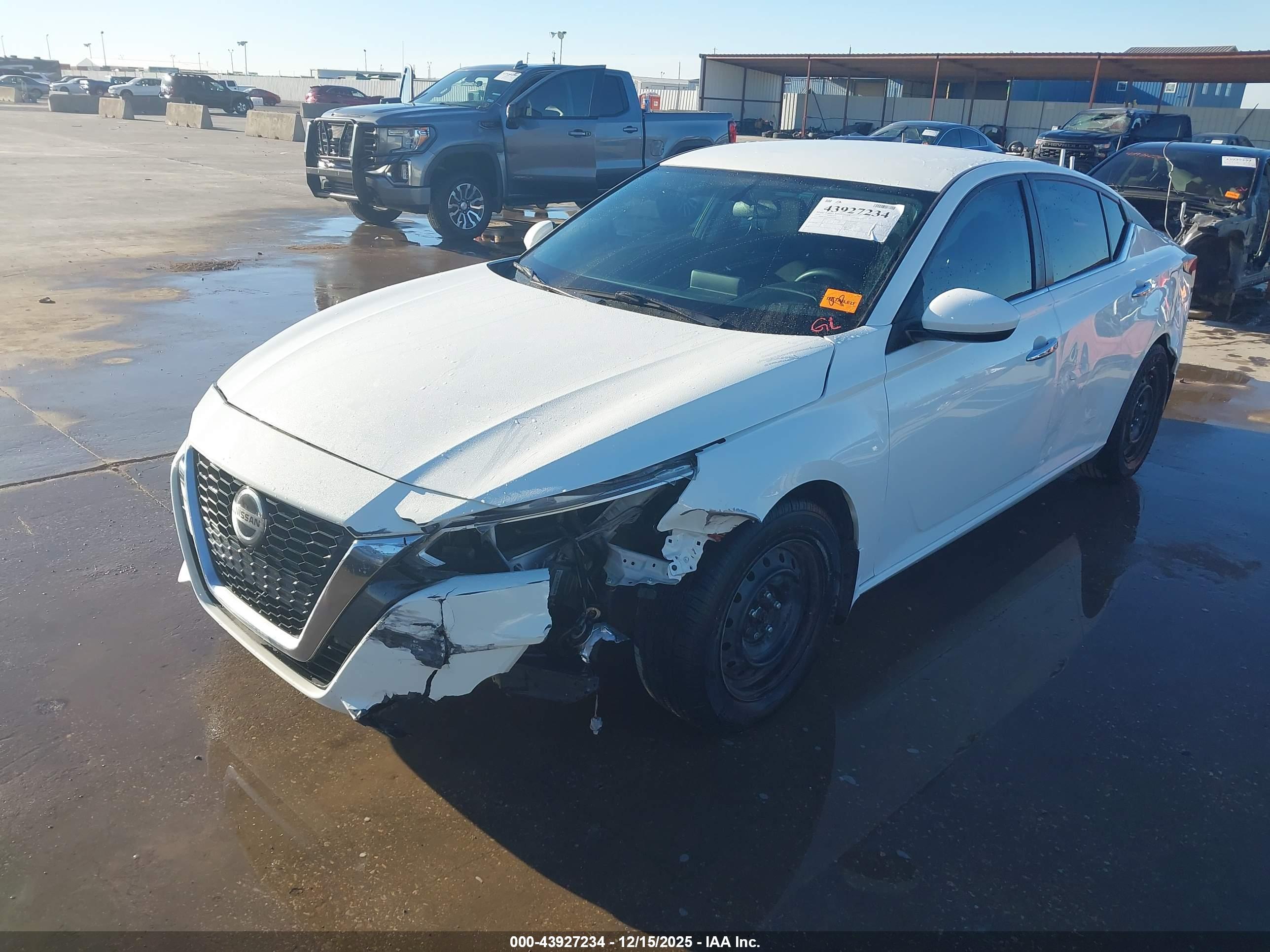 NISSAN ALTIMA image 2