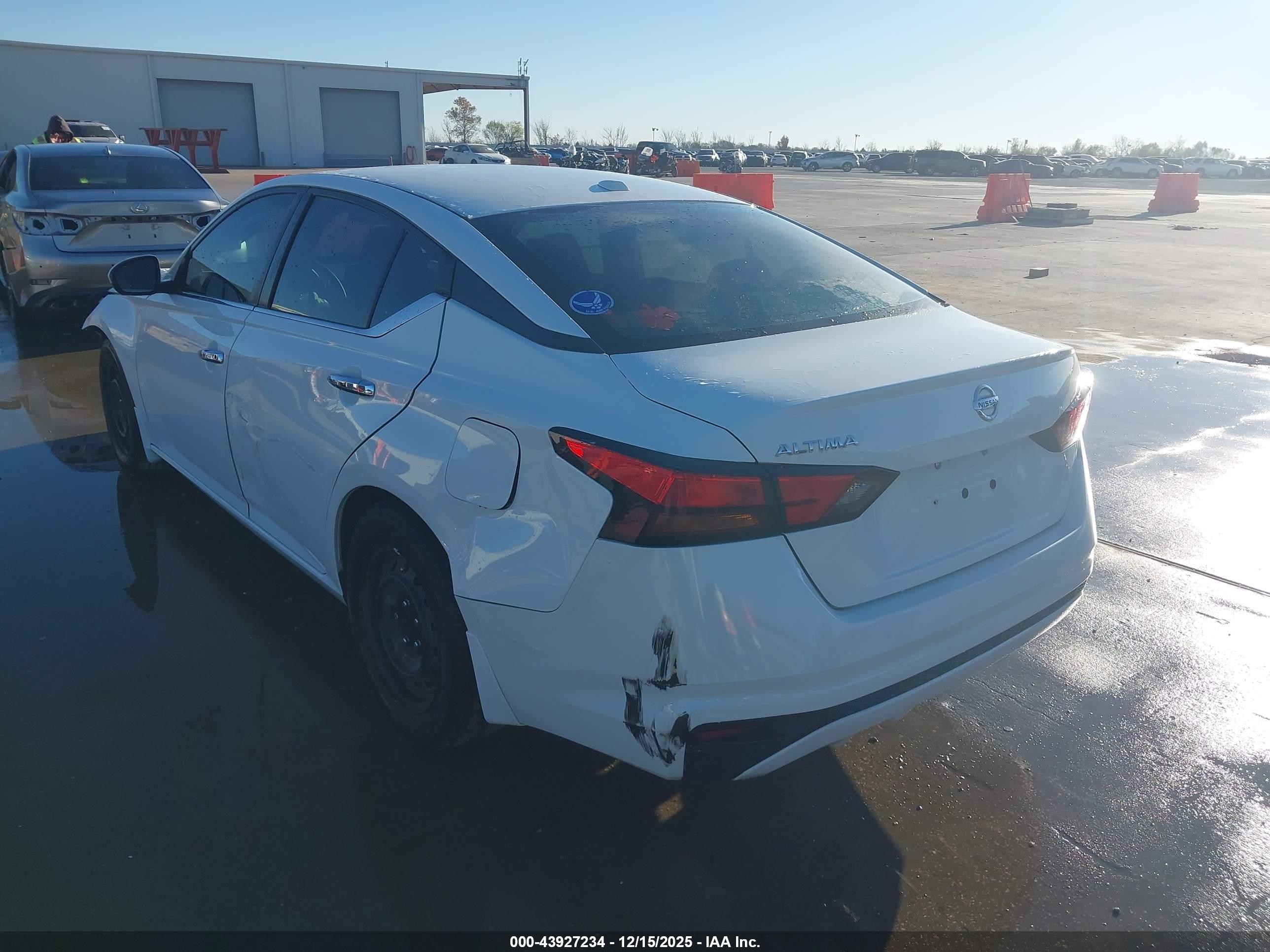 NISSAN ALTIMA image 3