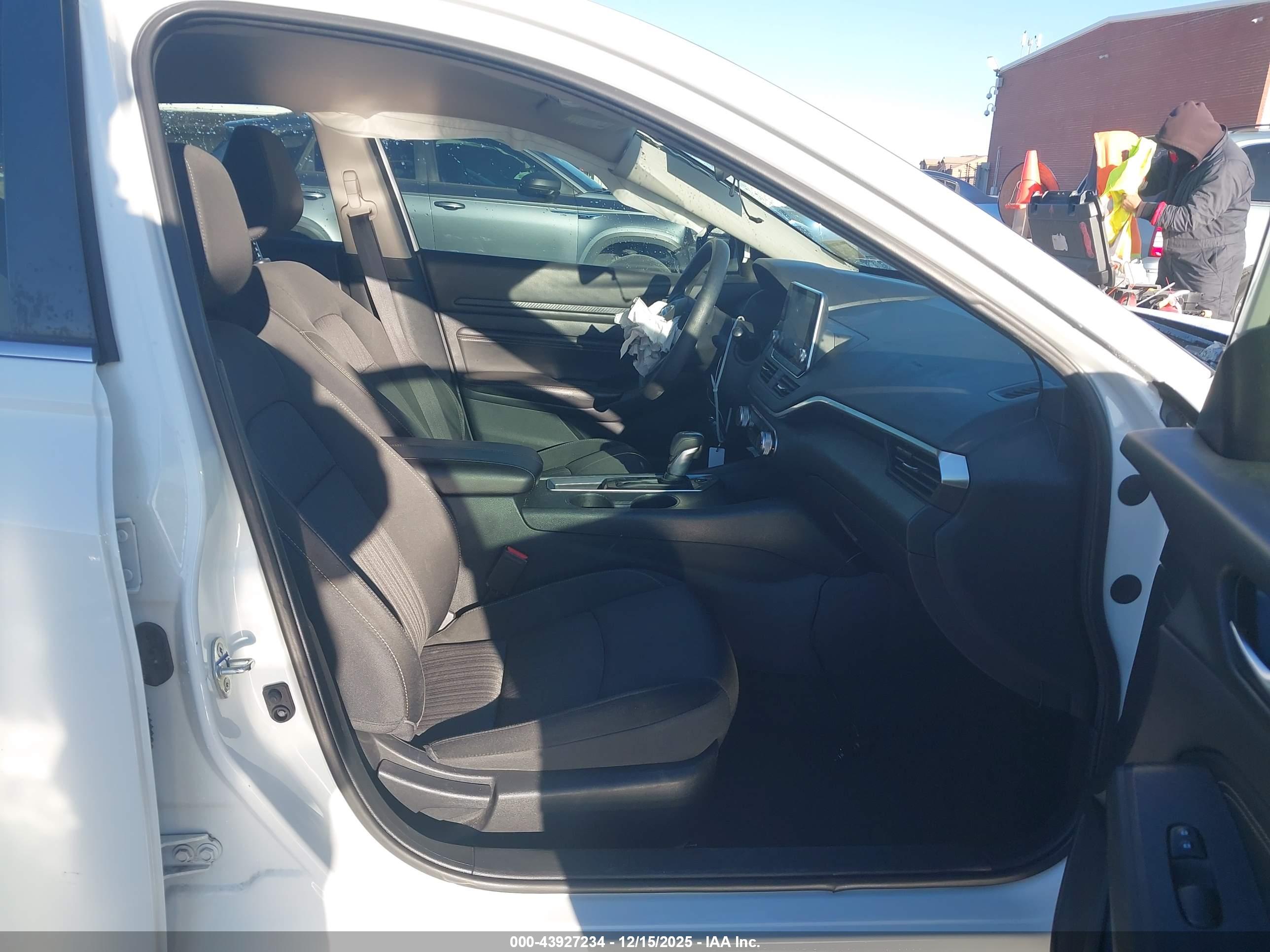 NISSAN ALTIMA image 5