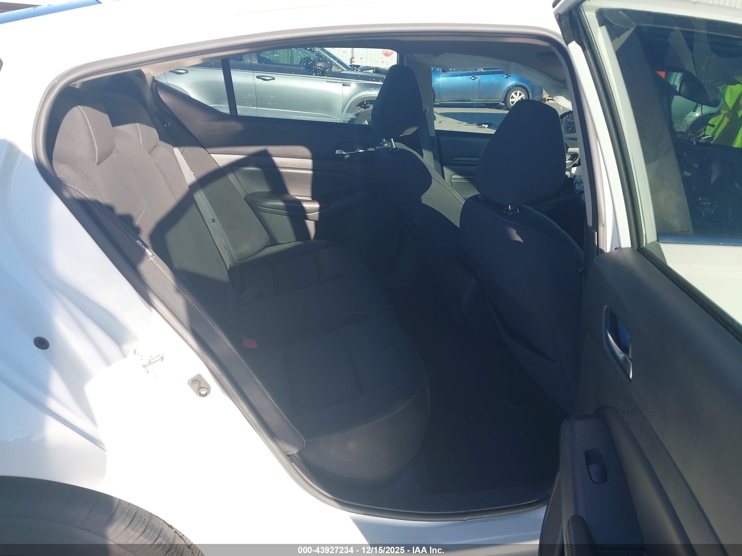 NISSAN ALTIMA image 8
