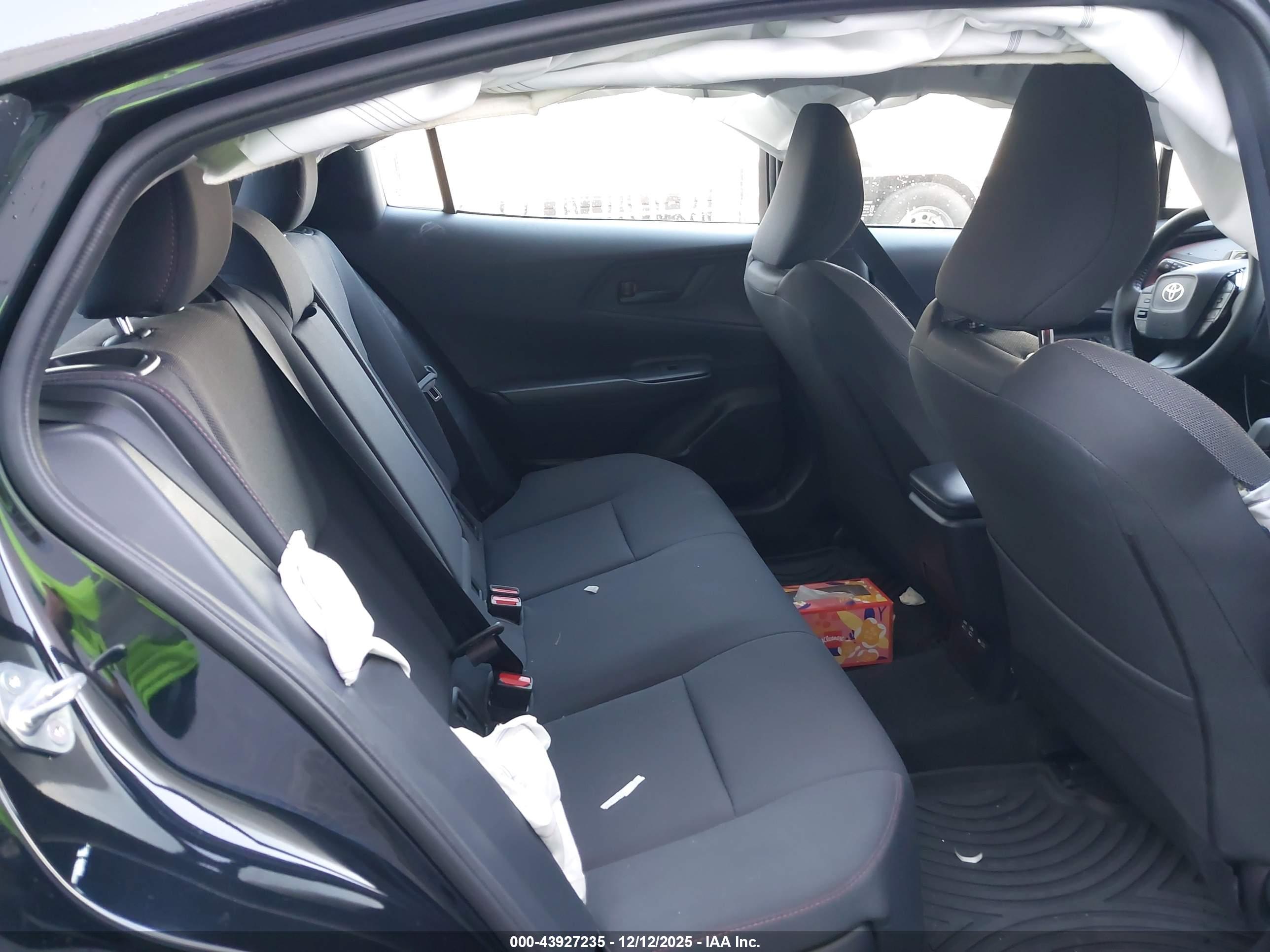 TOYOTA PRIUS image 8