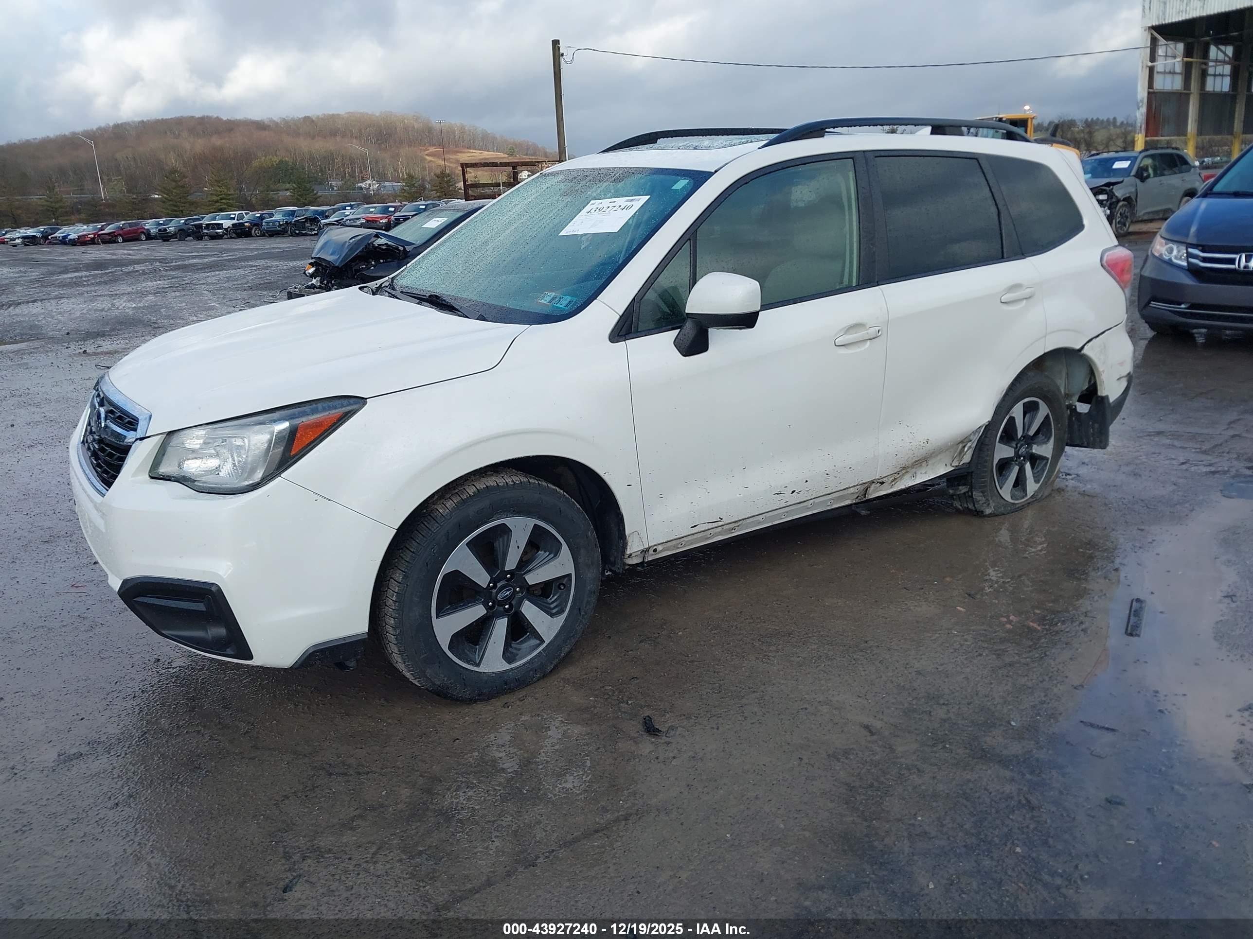 SUBARU FORESTER image 2