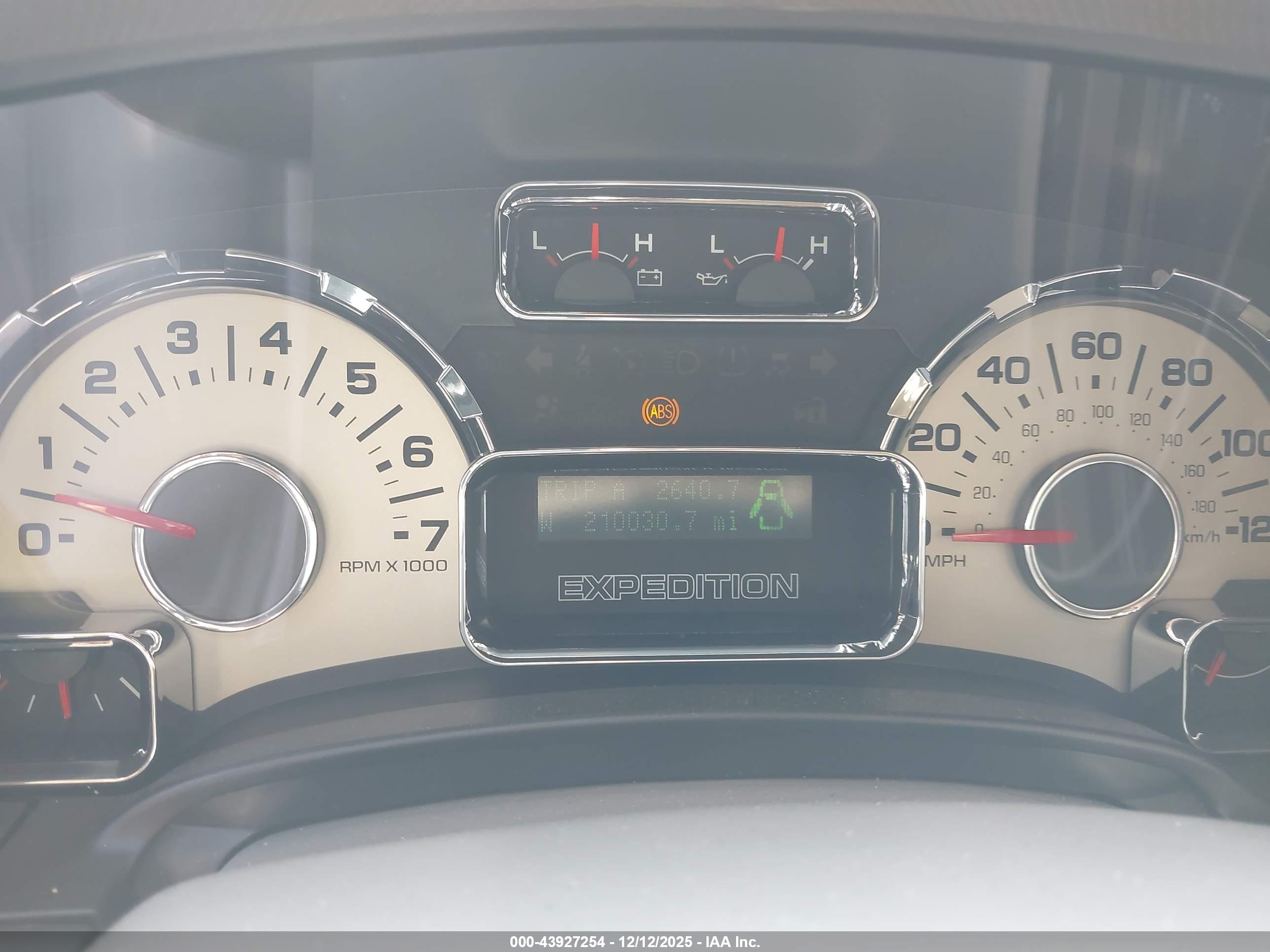 FORD EXPEDITION image 7