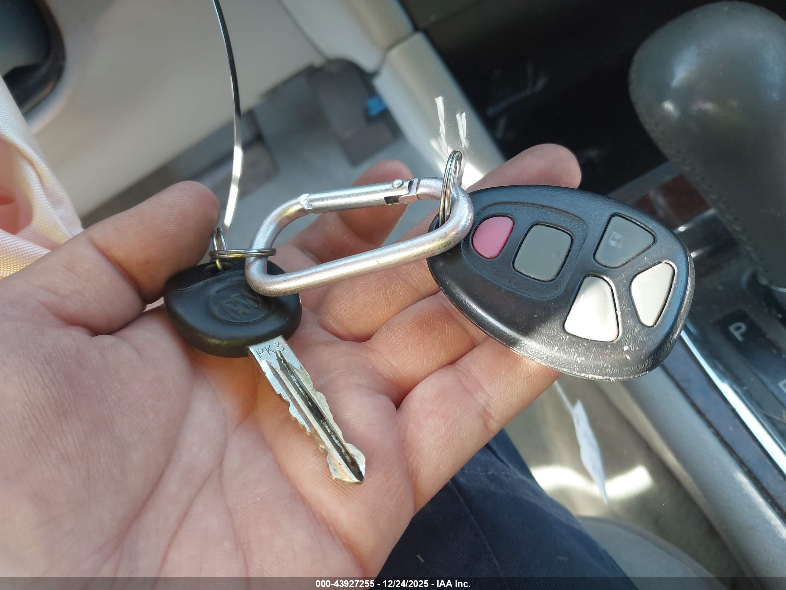 BUICK LACROSSE image 11