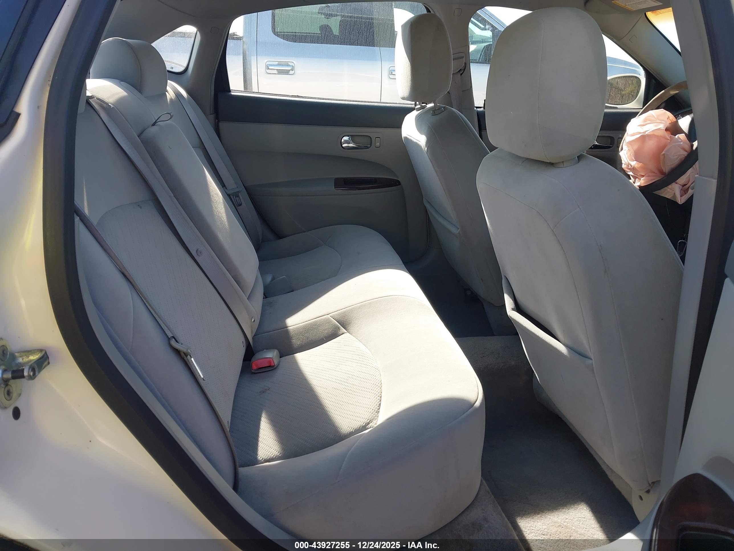 BUICK LACROSSE image 8