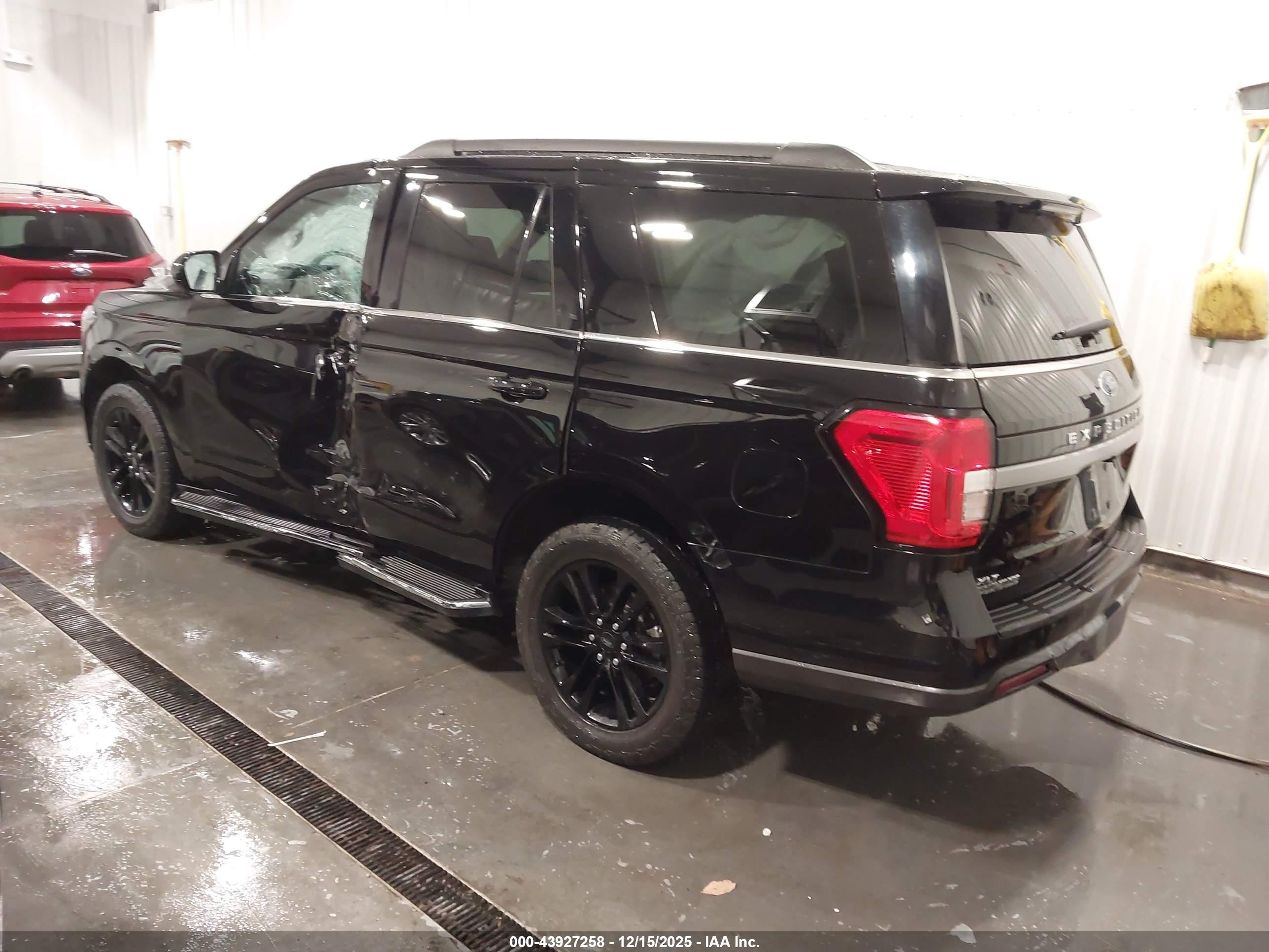 FORD EXPEDITION image 3