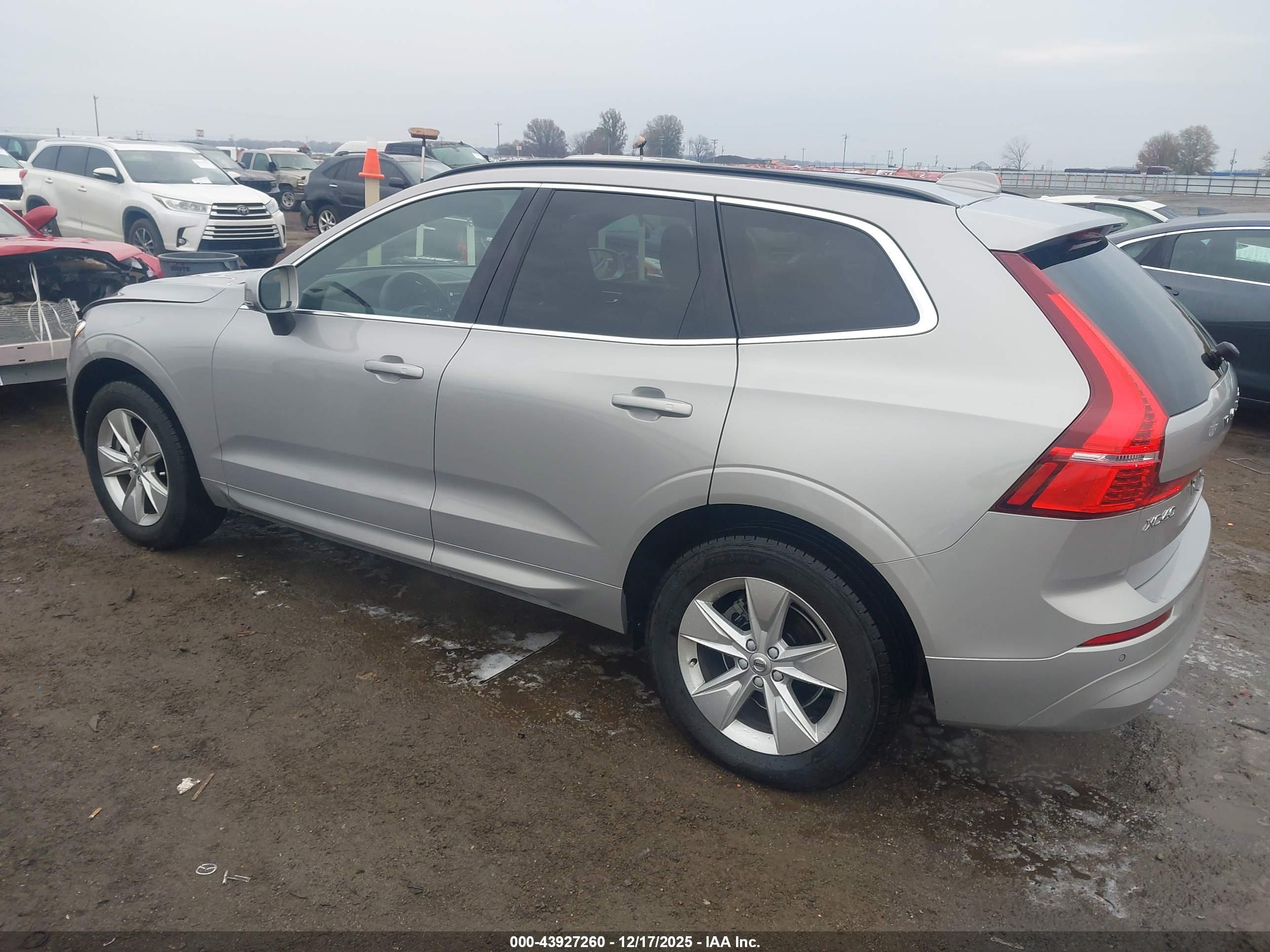 VOLVO XC60 image 3