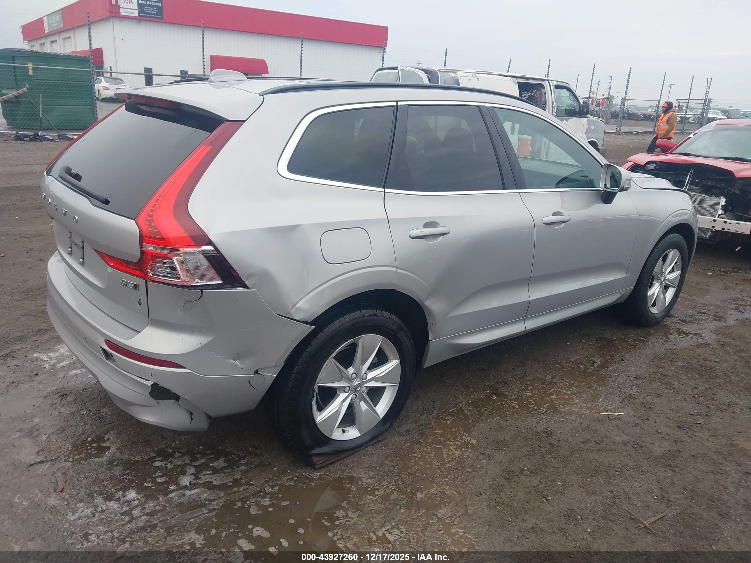 VOLVO XC60 image 4