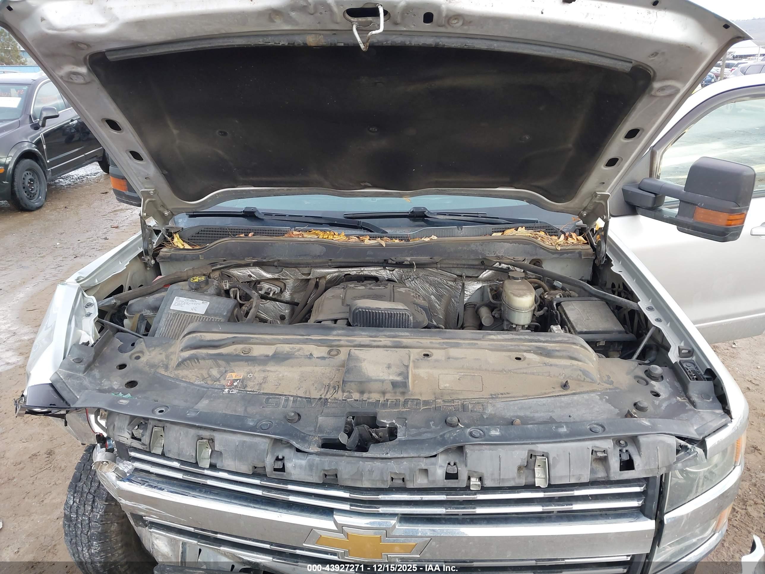 CHEVROLET SILVERADO image 10
