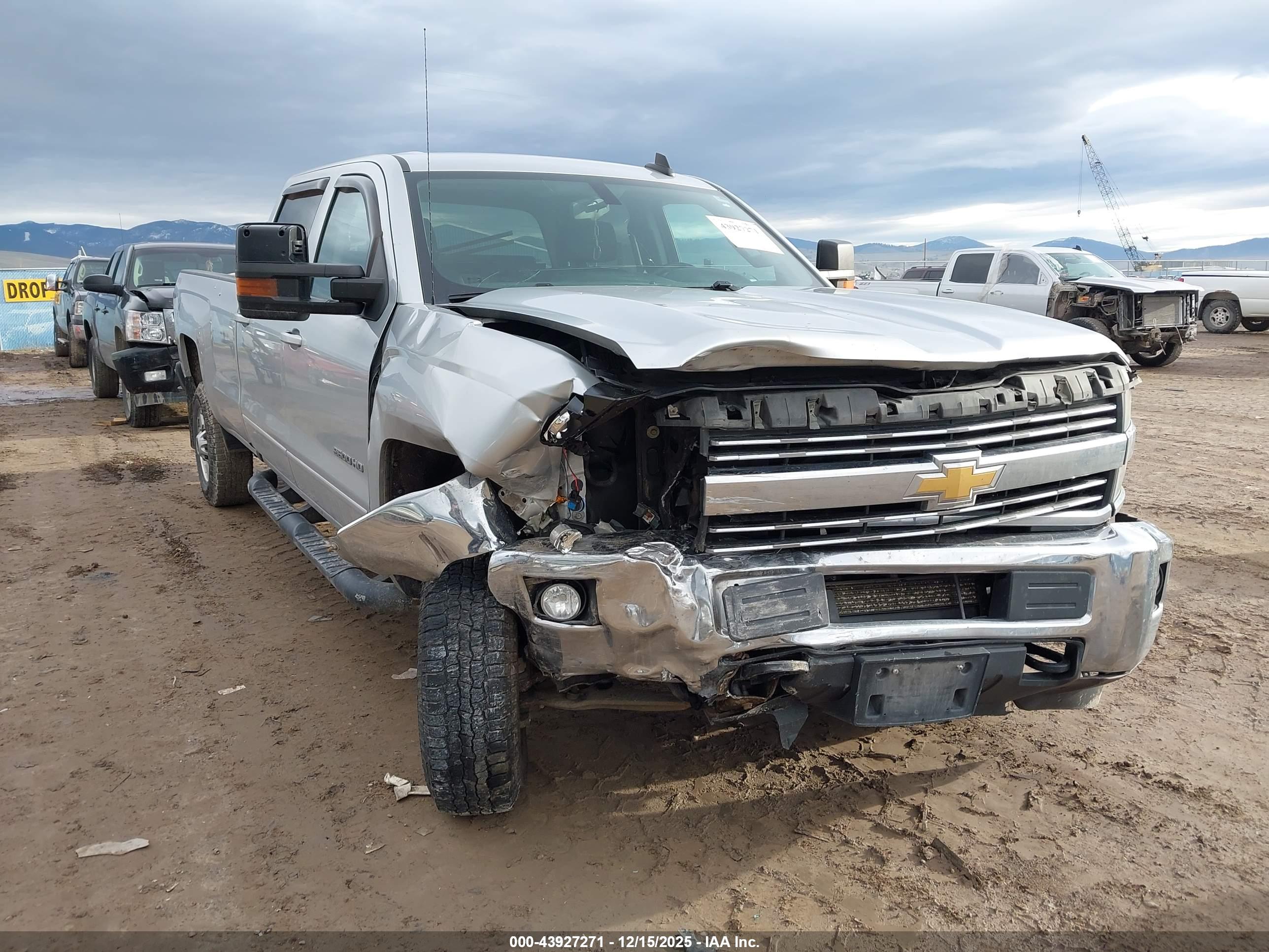CHEVROLET SILVERADO image 6