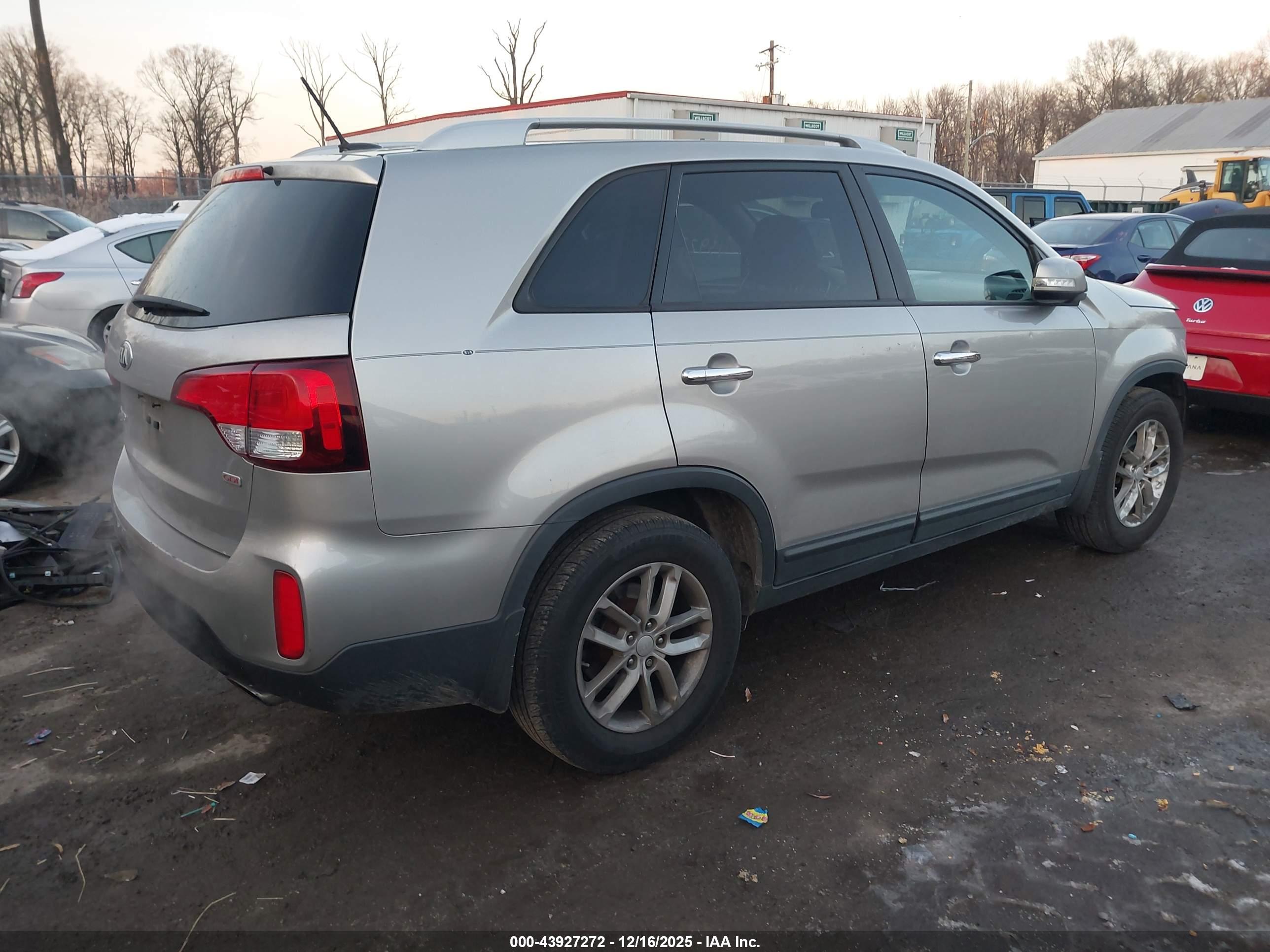 KIA SORENTO image 4