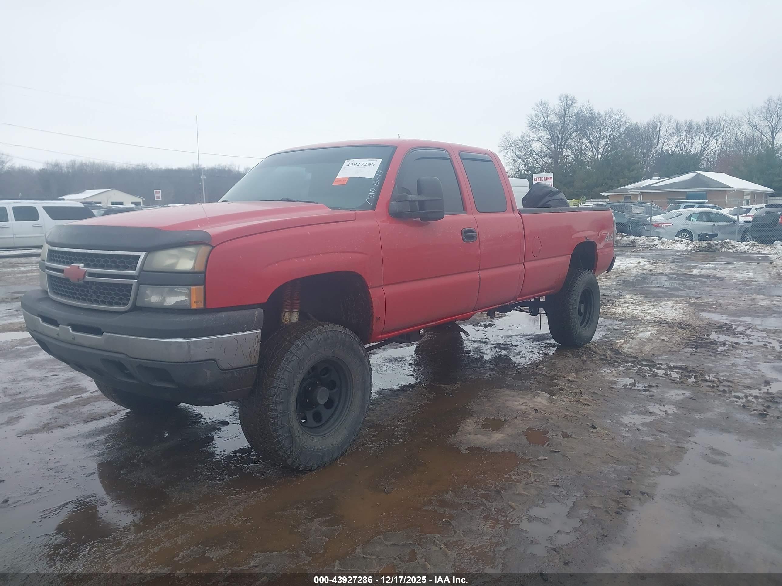 CHEVROLET SILVERADO image 2