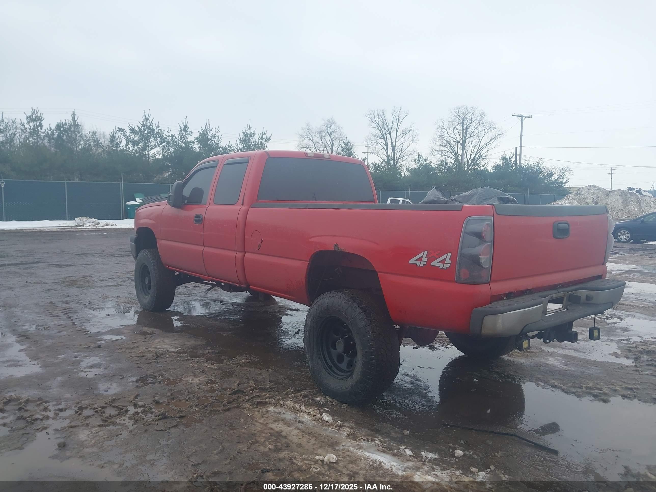 CHEVROLET SILVERADO image 3
