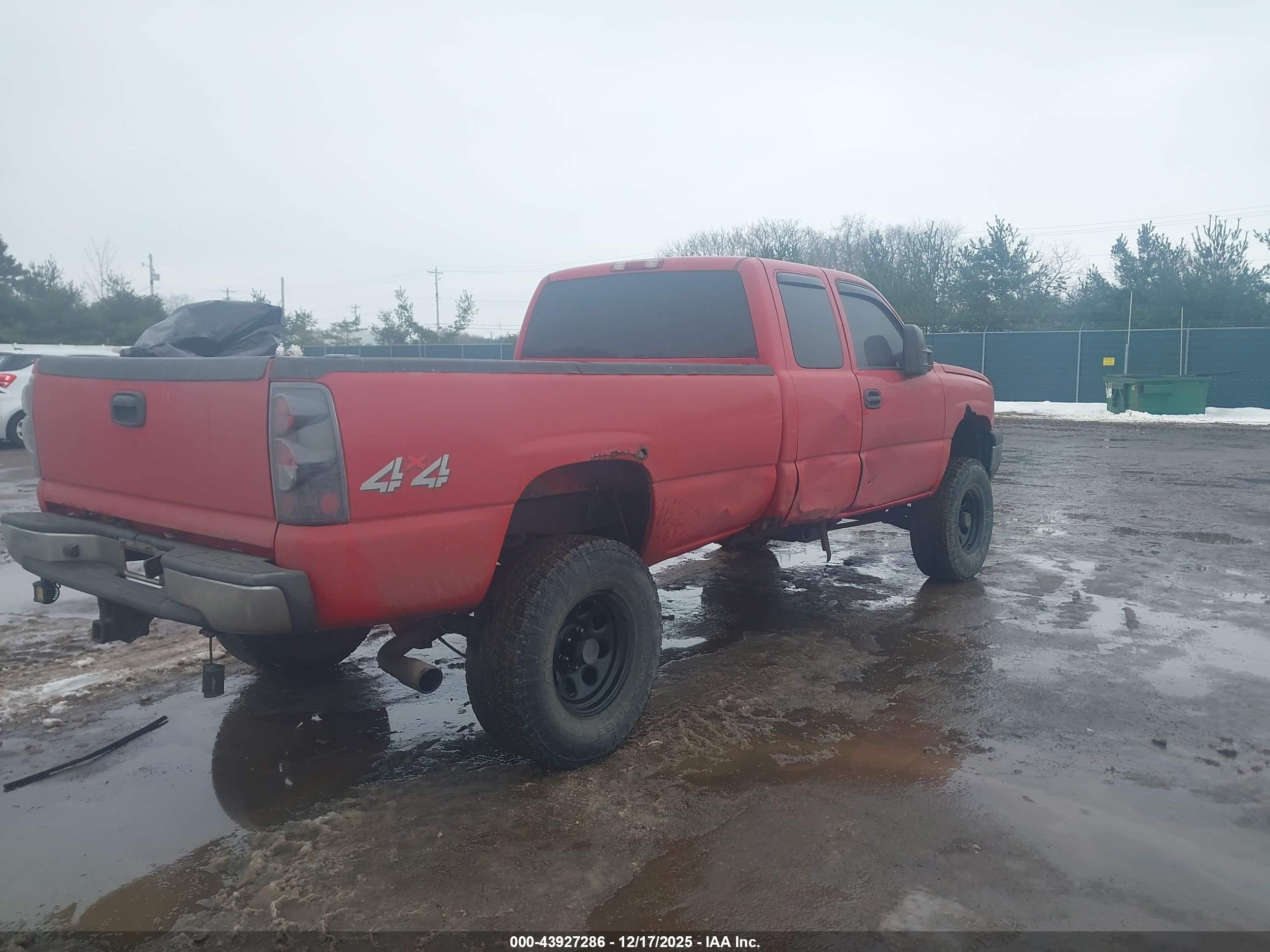 CHEVROLET SILVERADO image 4