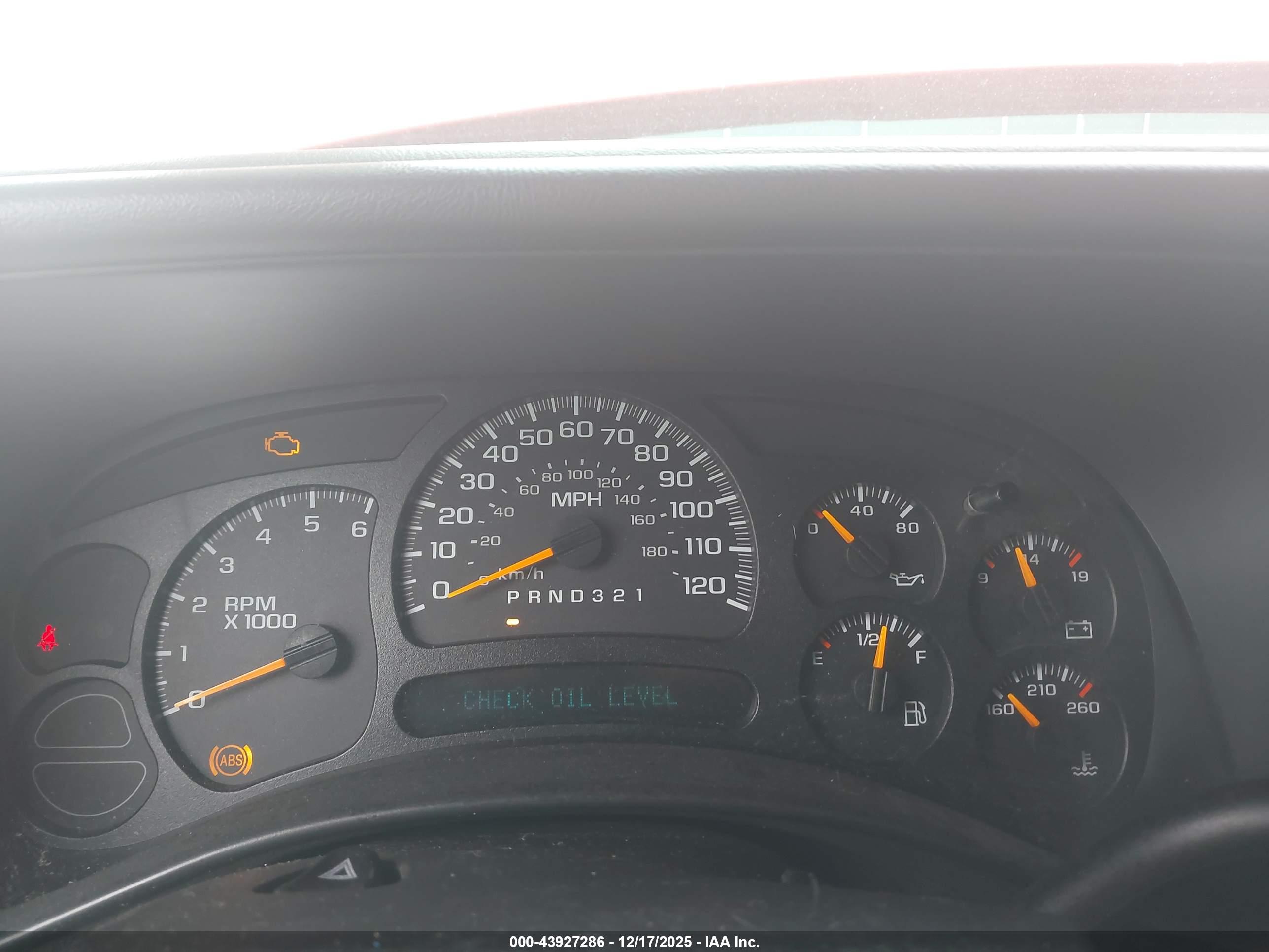 CHEVROLET SILVERADO image 7