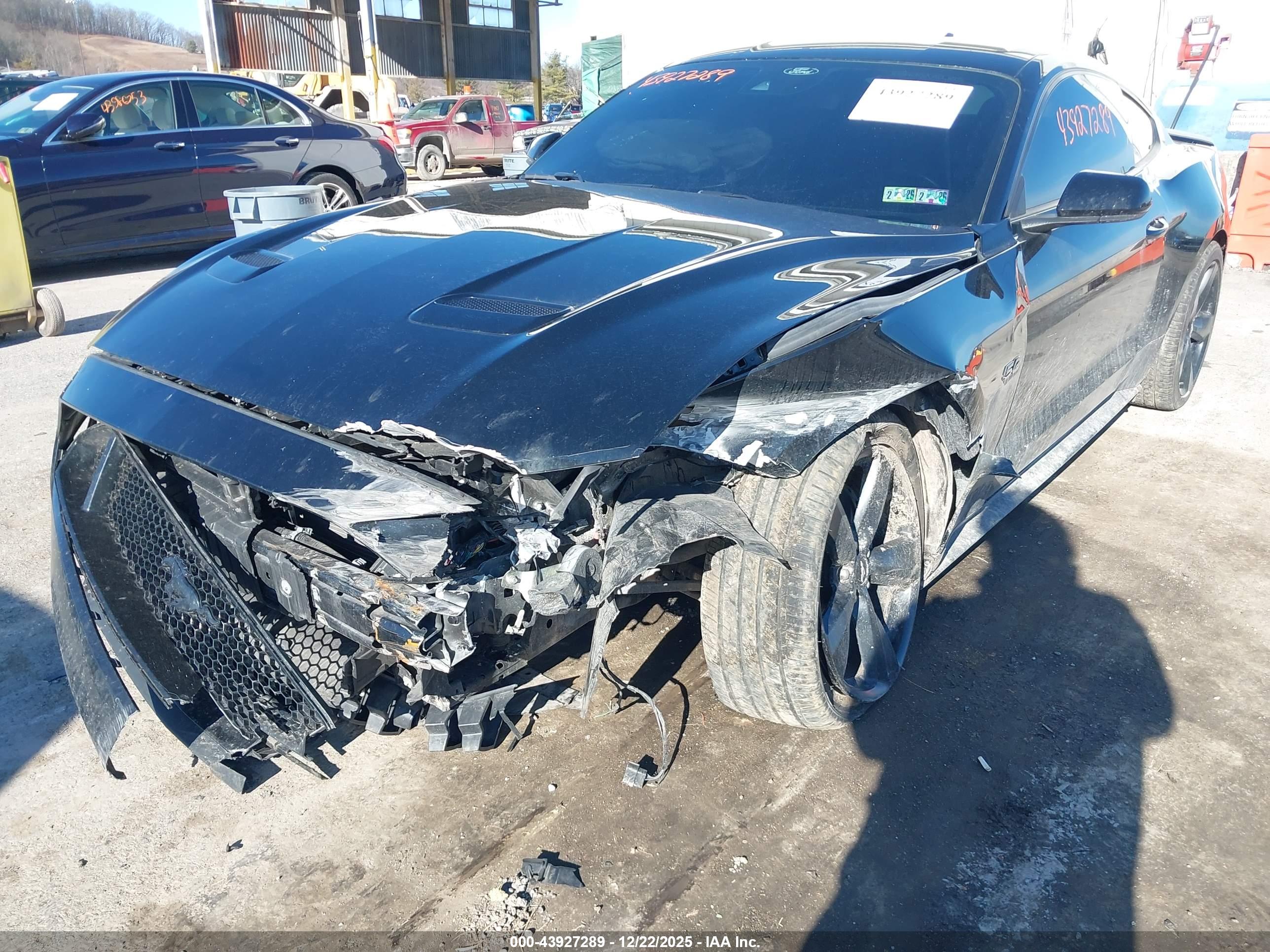 FORD MUSTANG image 6