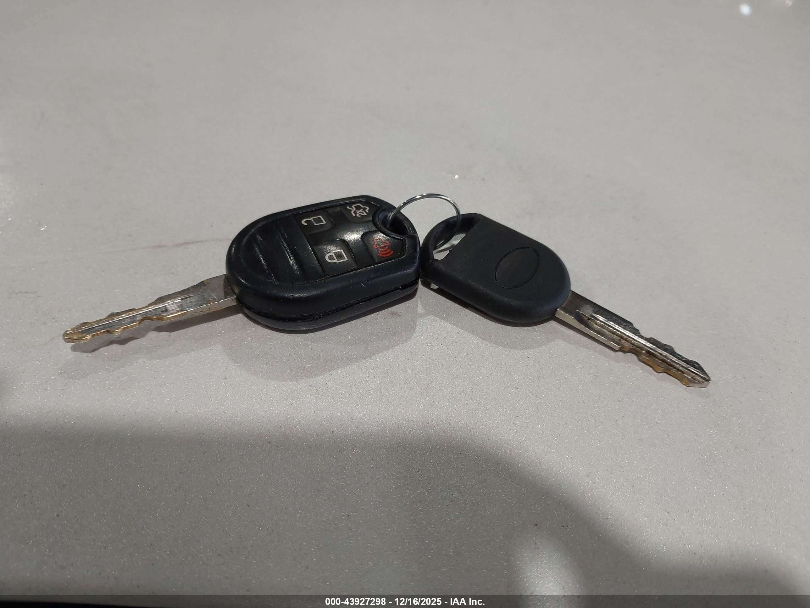 FORD FUSION image 11
