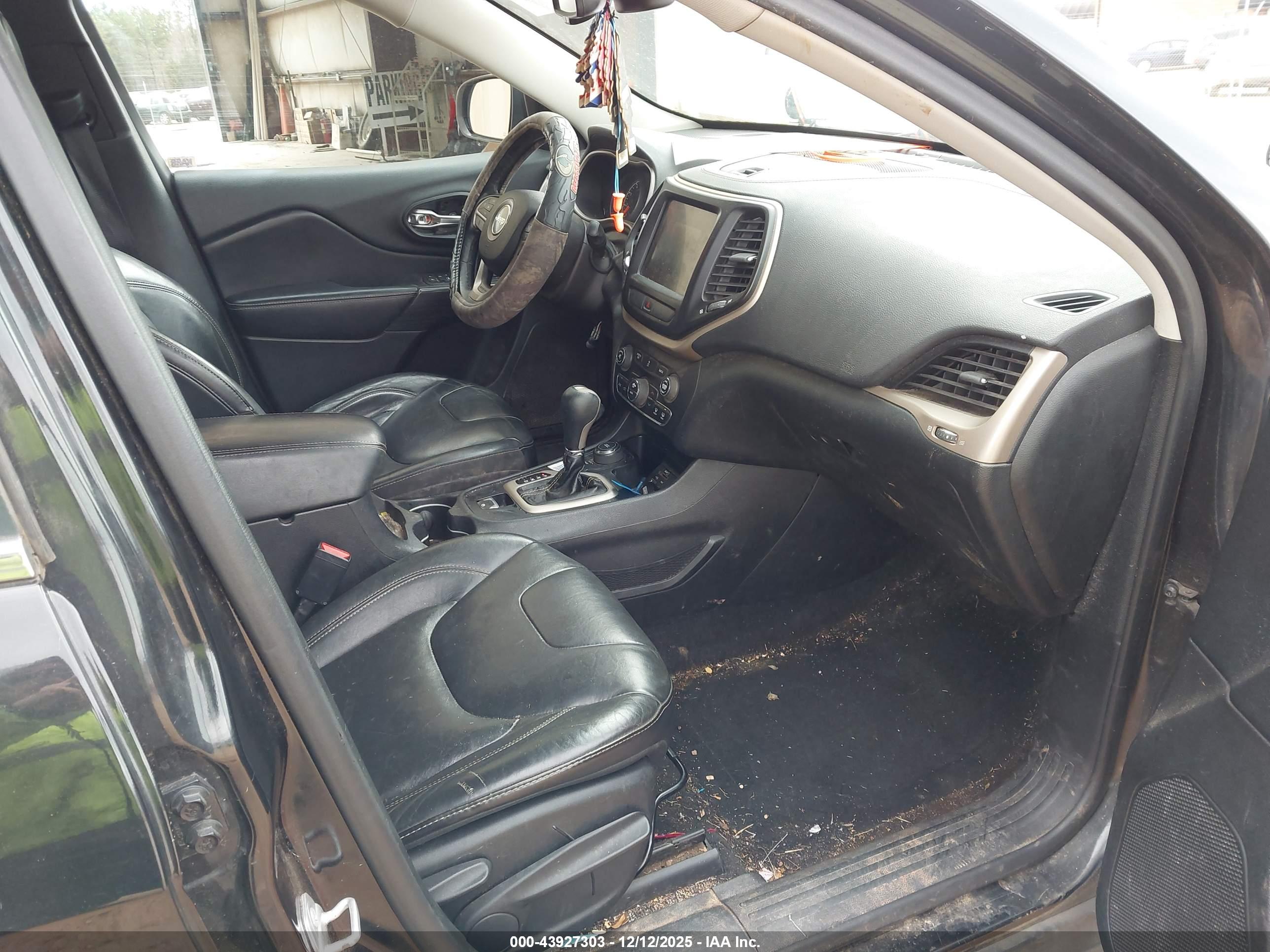 JEEP CHEROKEE image 5