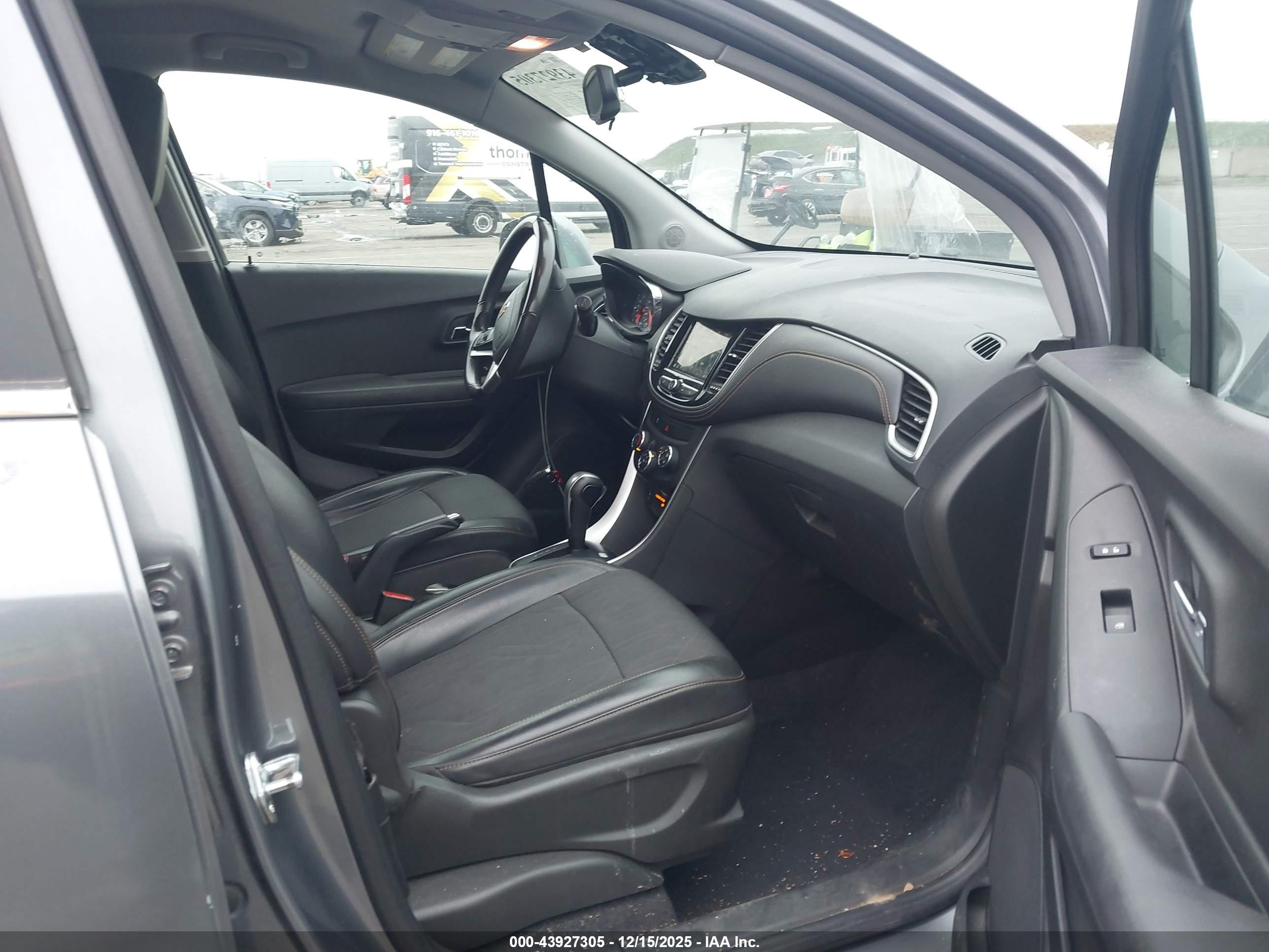 CHEVROLET TRAX image 5