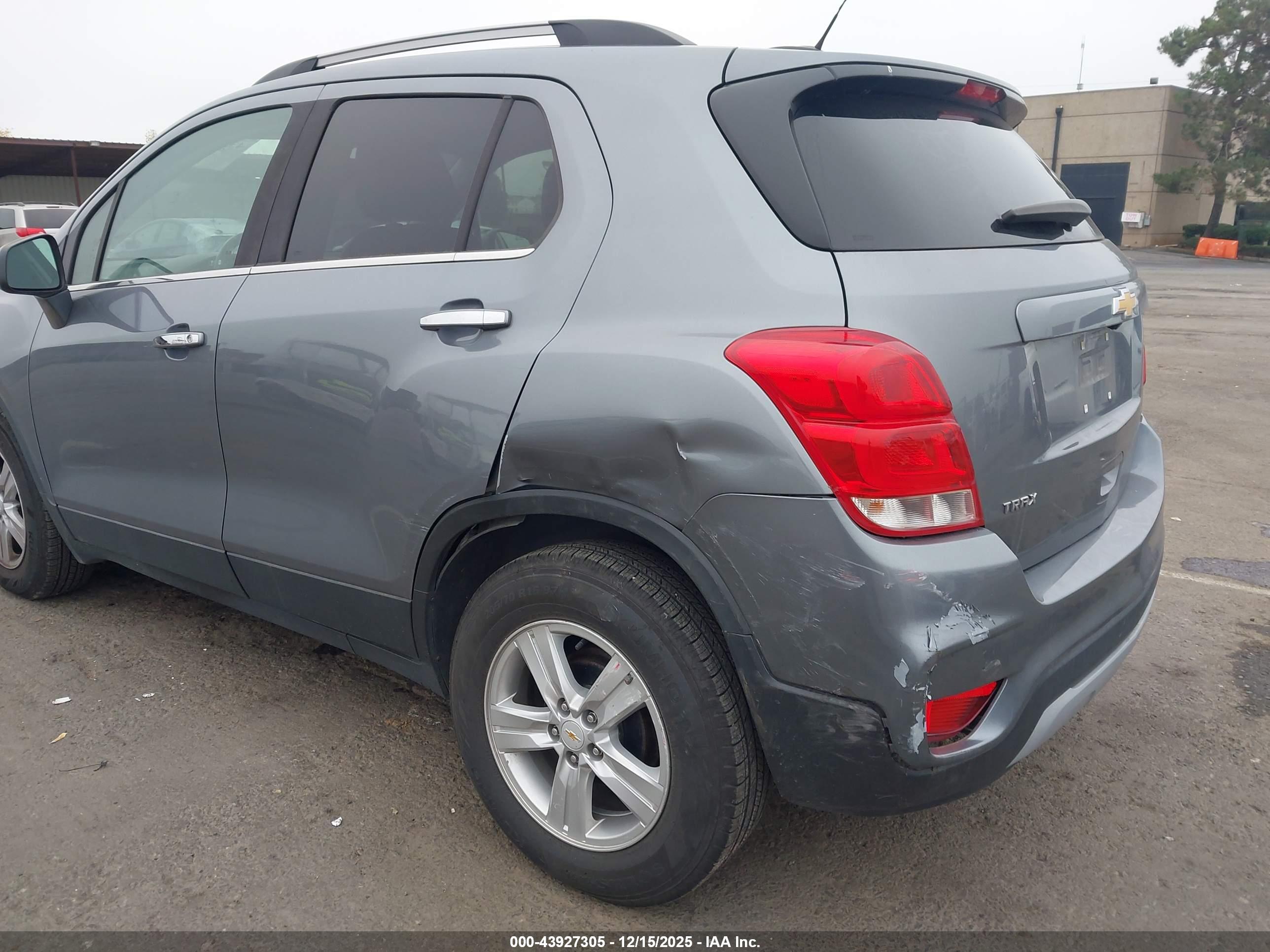 CHEVROLET TRAX image 6
