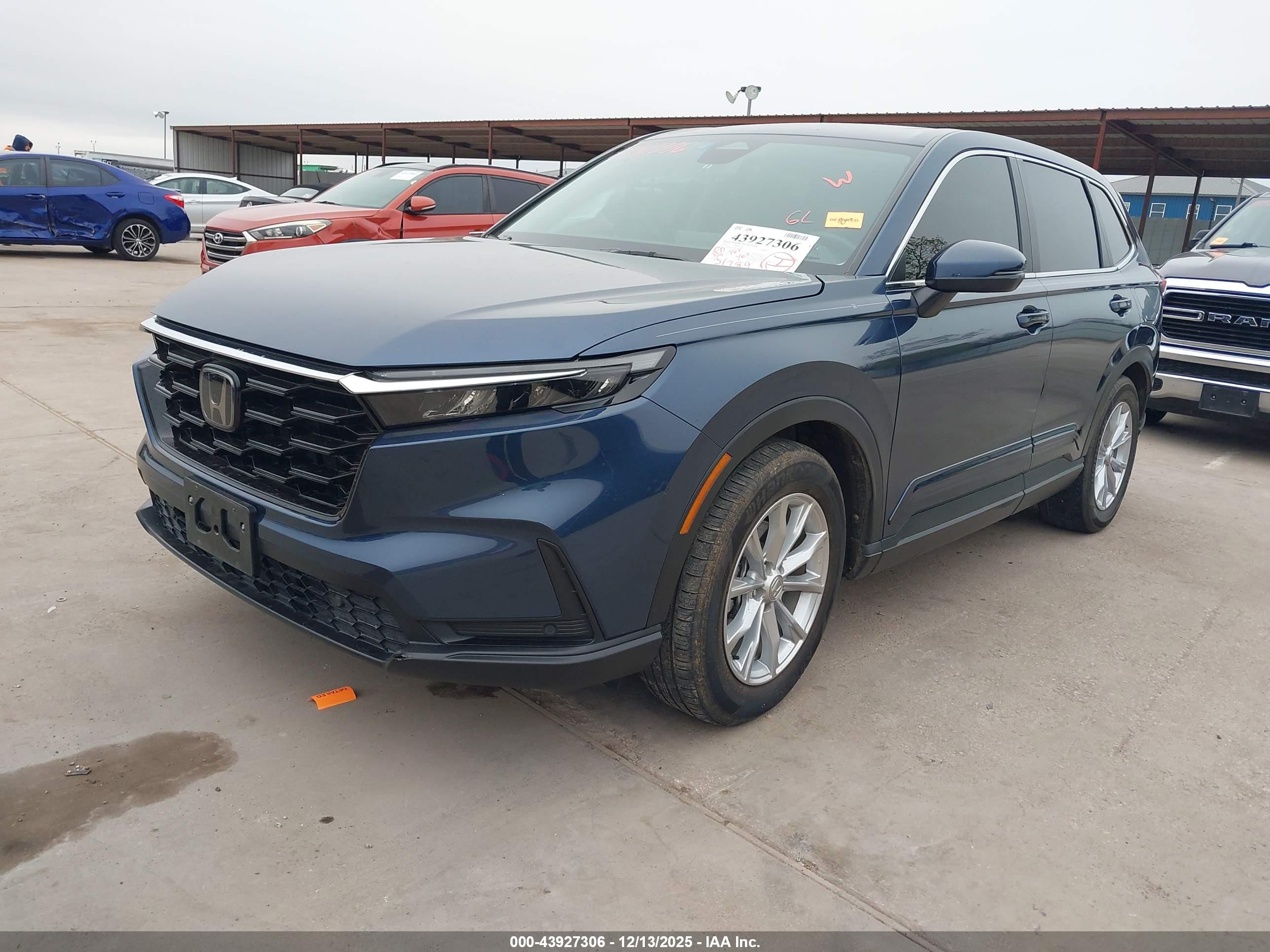 HONDA CR-V image 2