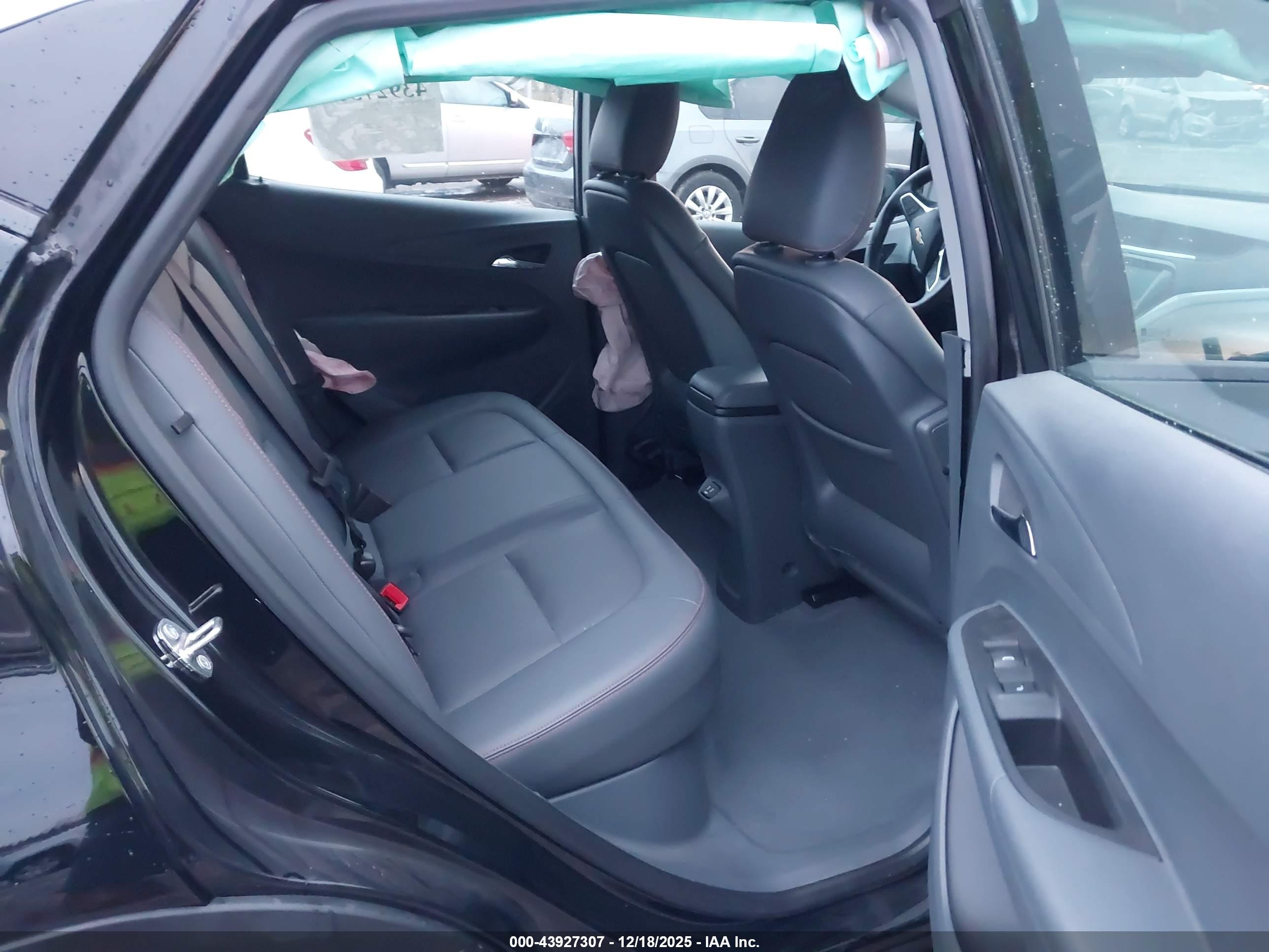 CHEVROLET BOLT image 8