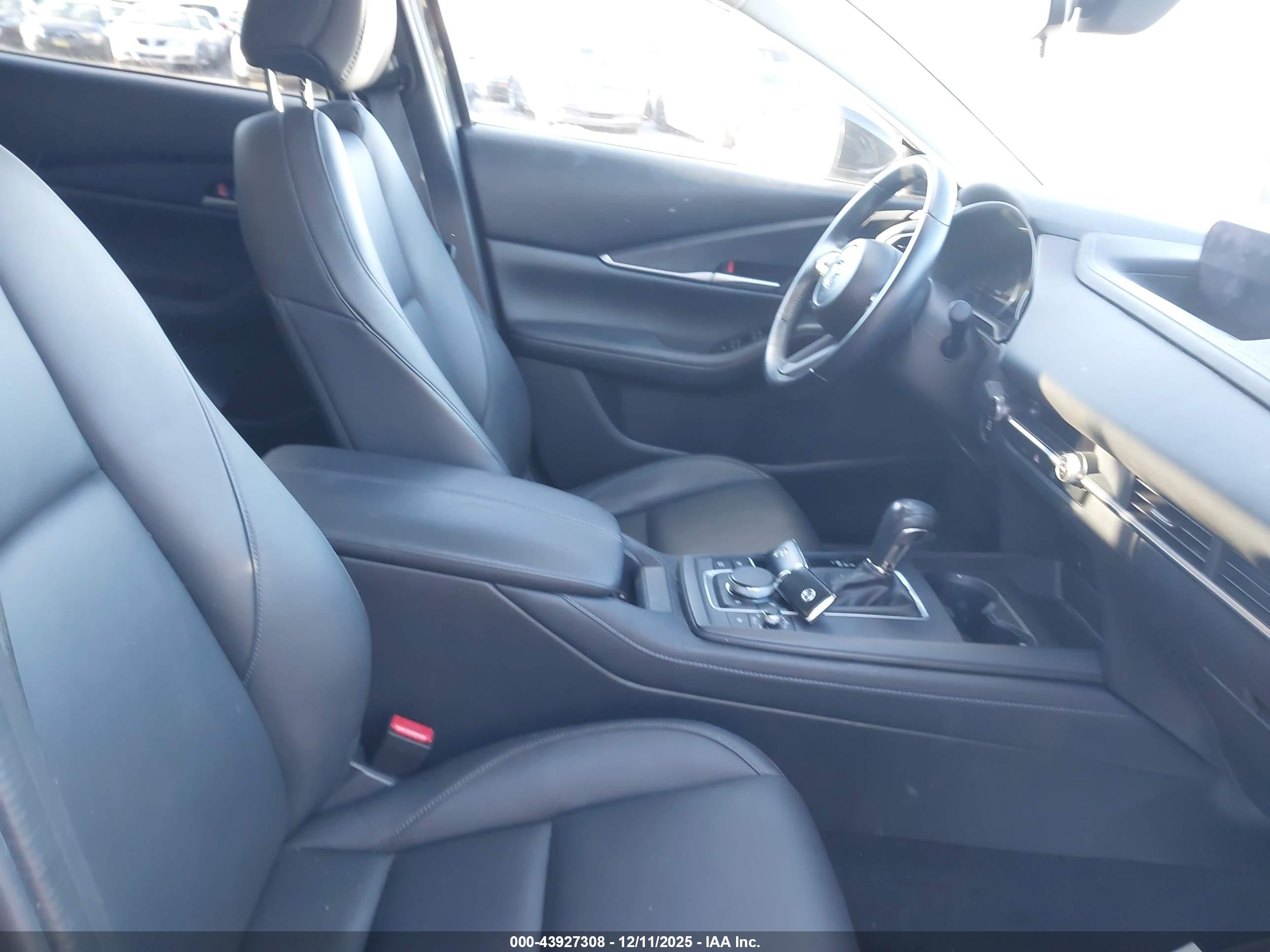 MAZDA CX-30 image 5