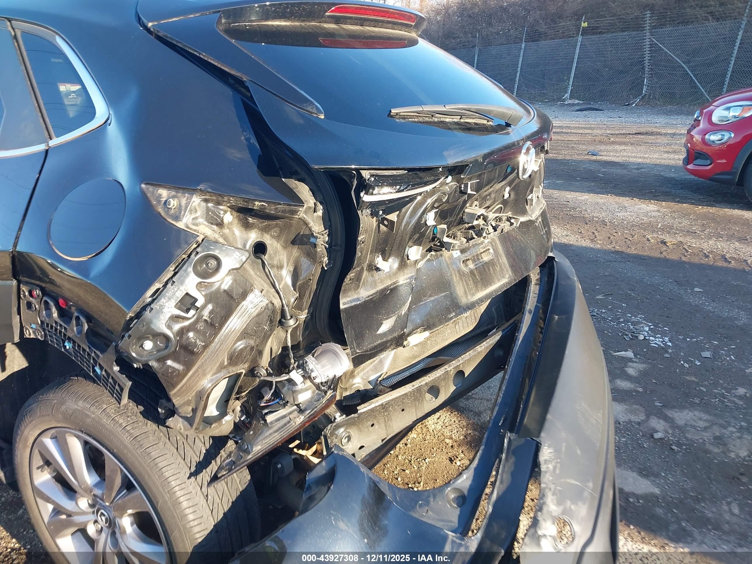 MAZDA CX-30 image 6