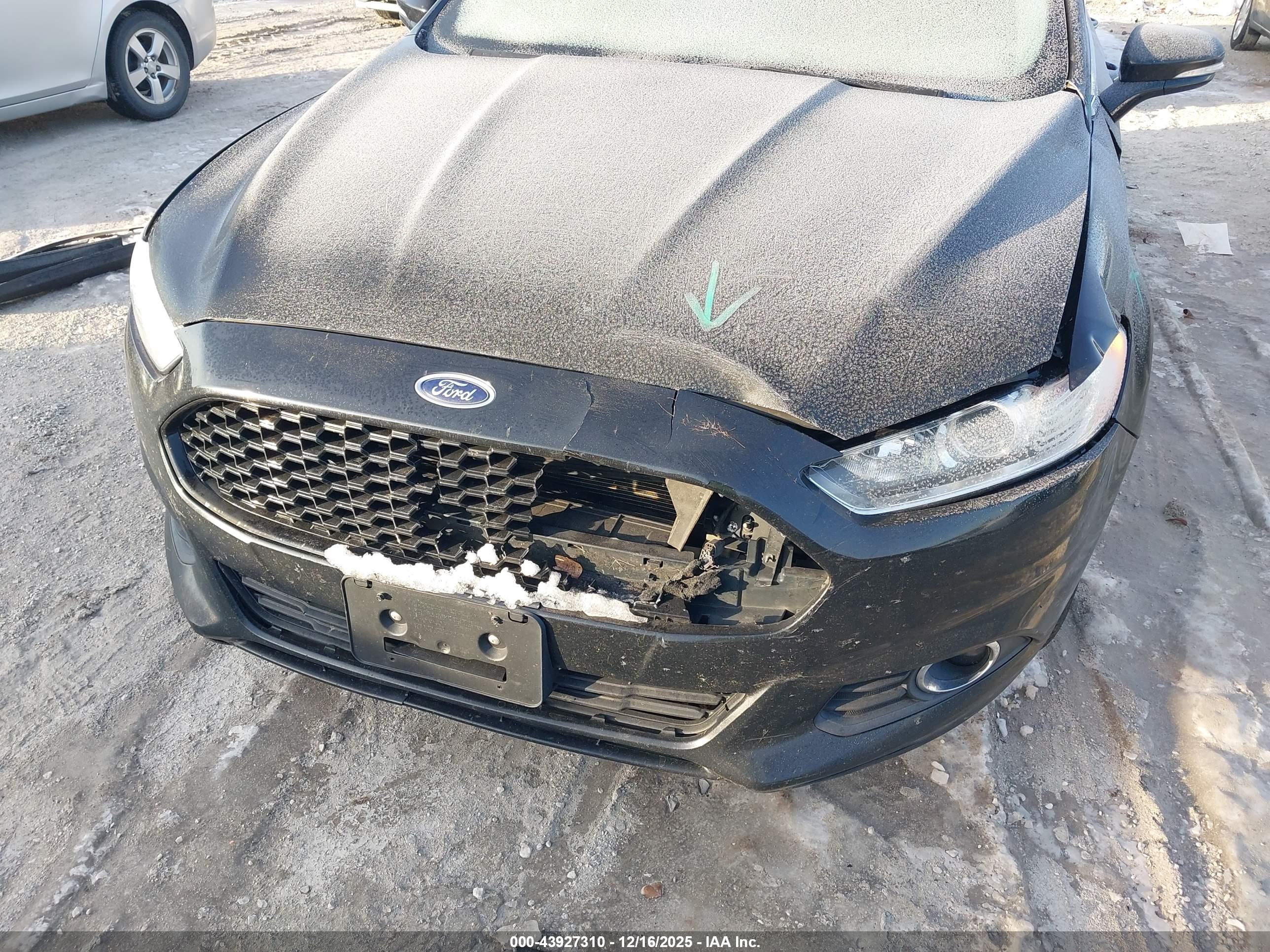 FORD FUSION image 6