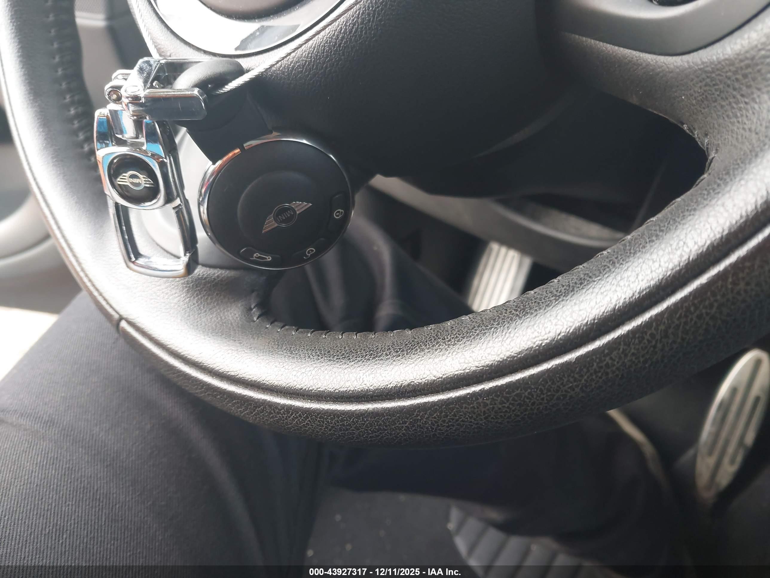 MINI COUNTRYMAN image 11