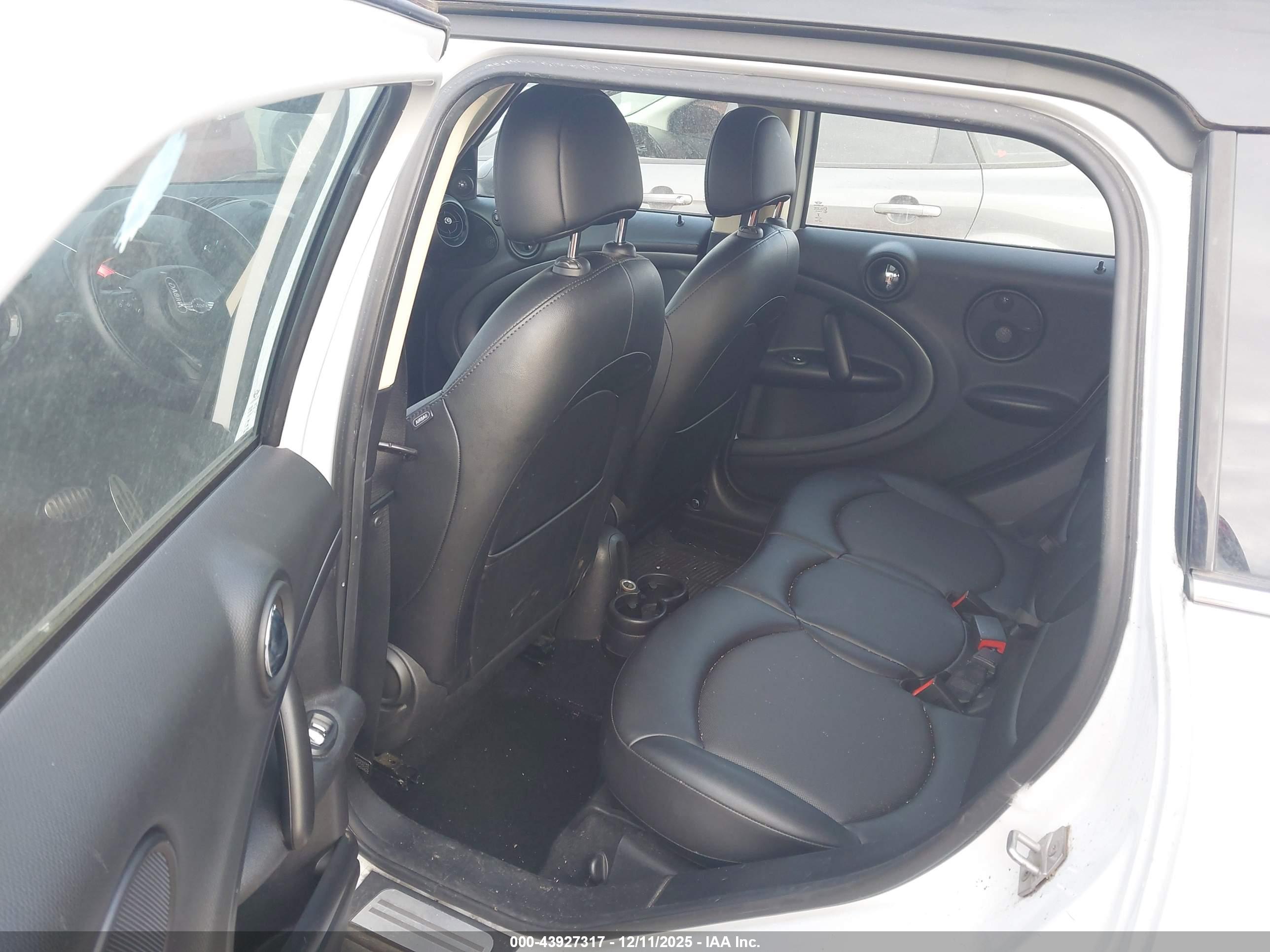 MINI COUNTRYMAN image 5