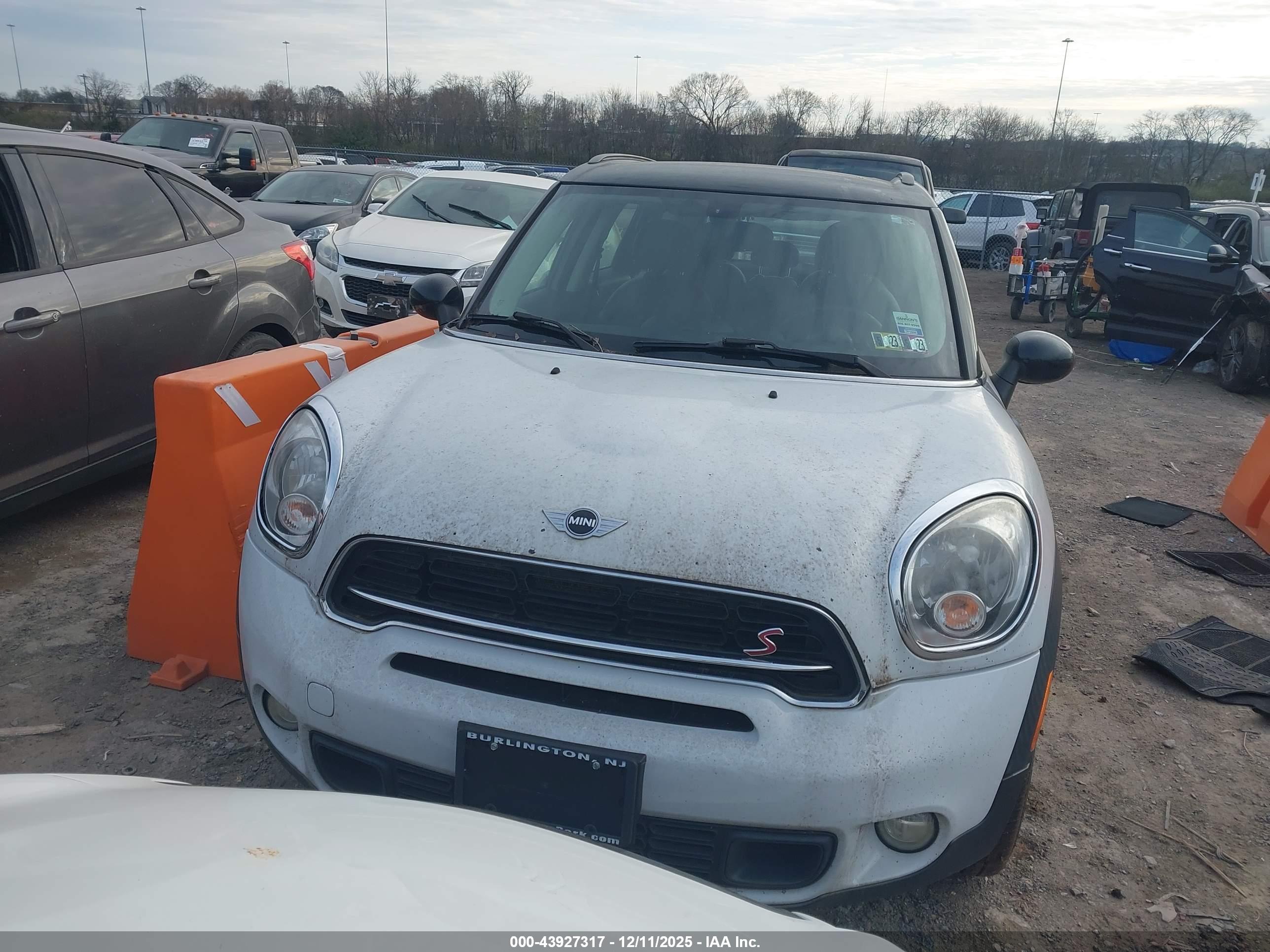 MINI COUNTRYMAN image 6
