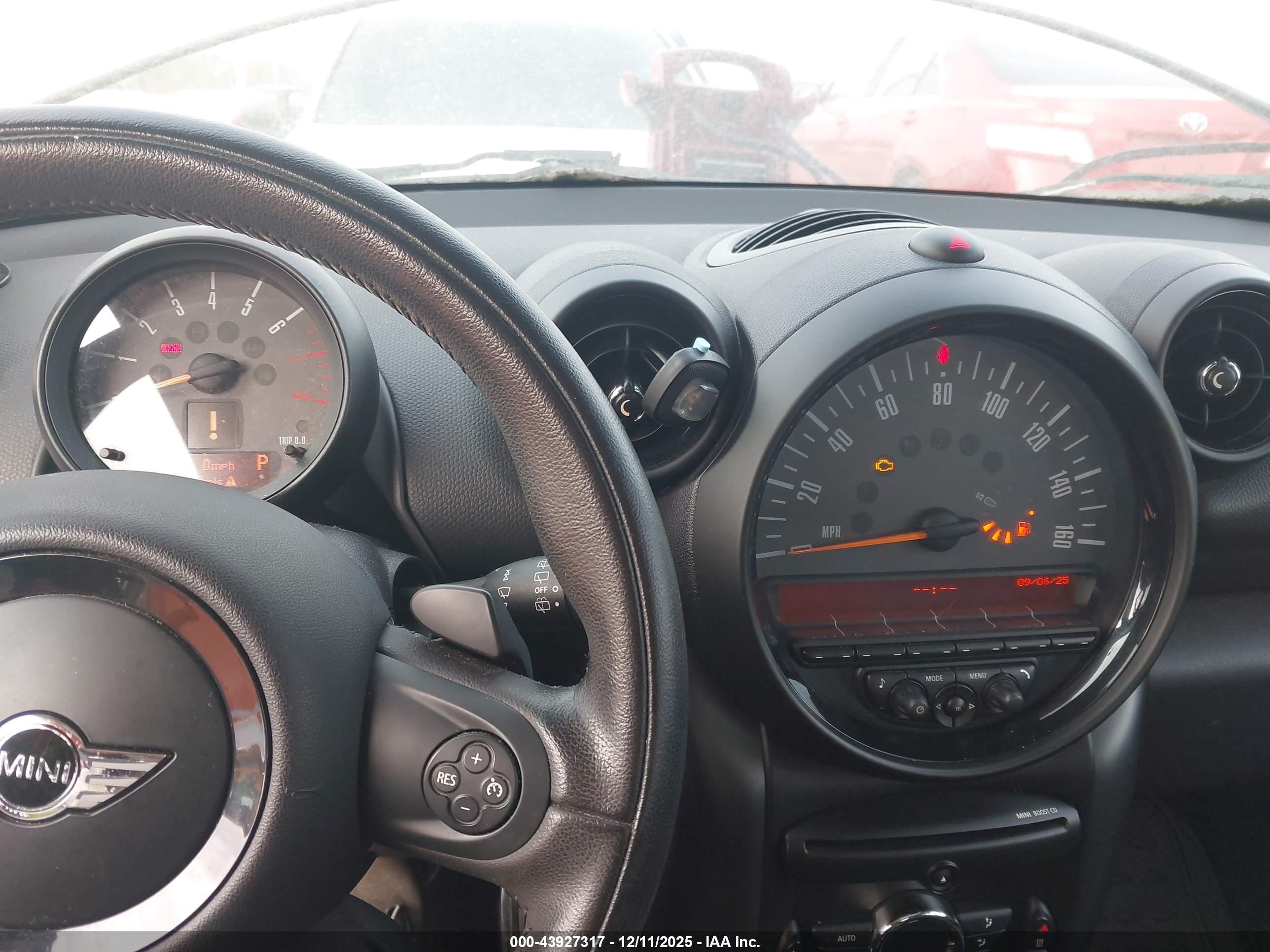 MINI COUNTRYMAN image 7