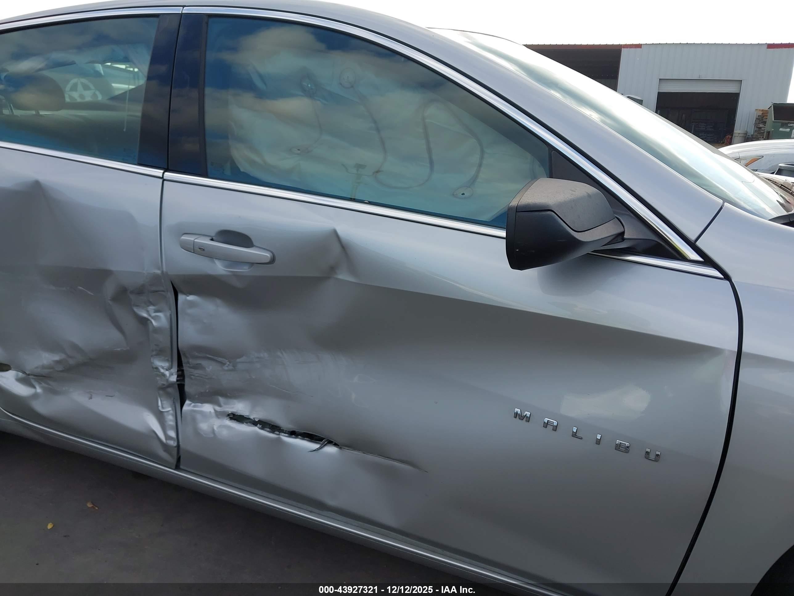 CHEVROLET MALIBU image 6