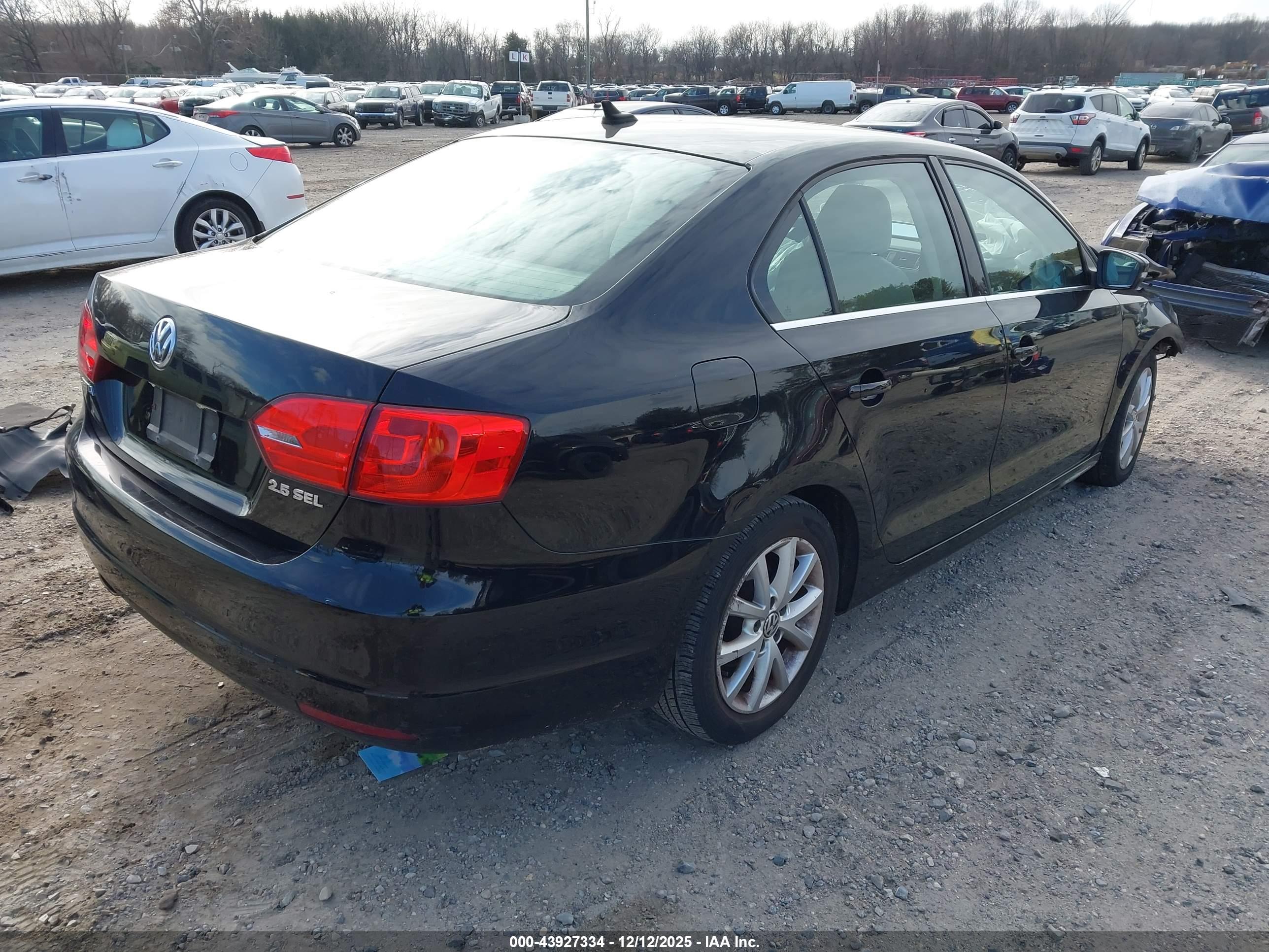 VOLKSWAGEN JETTA image 4