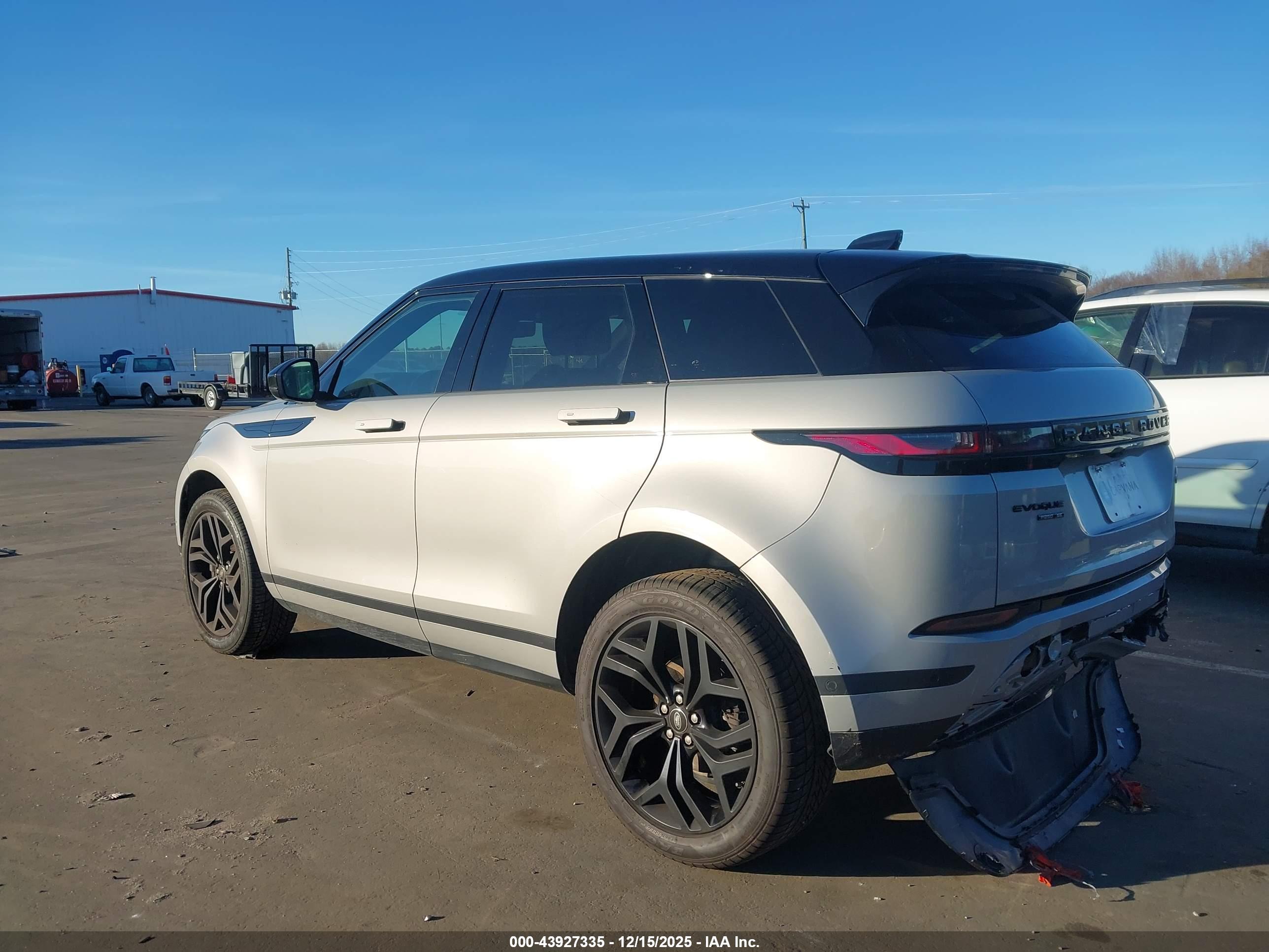LAND ROVER image 3