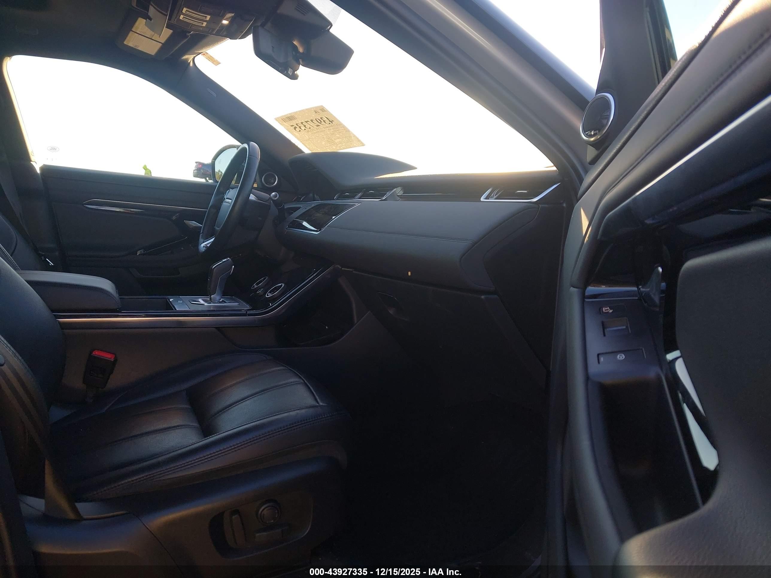 LAND ROVER image 5