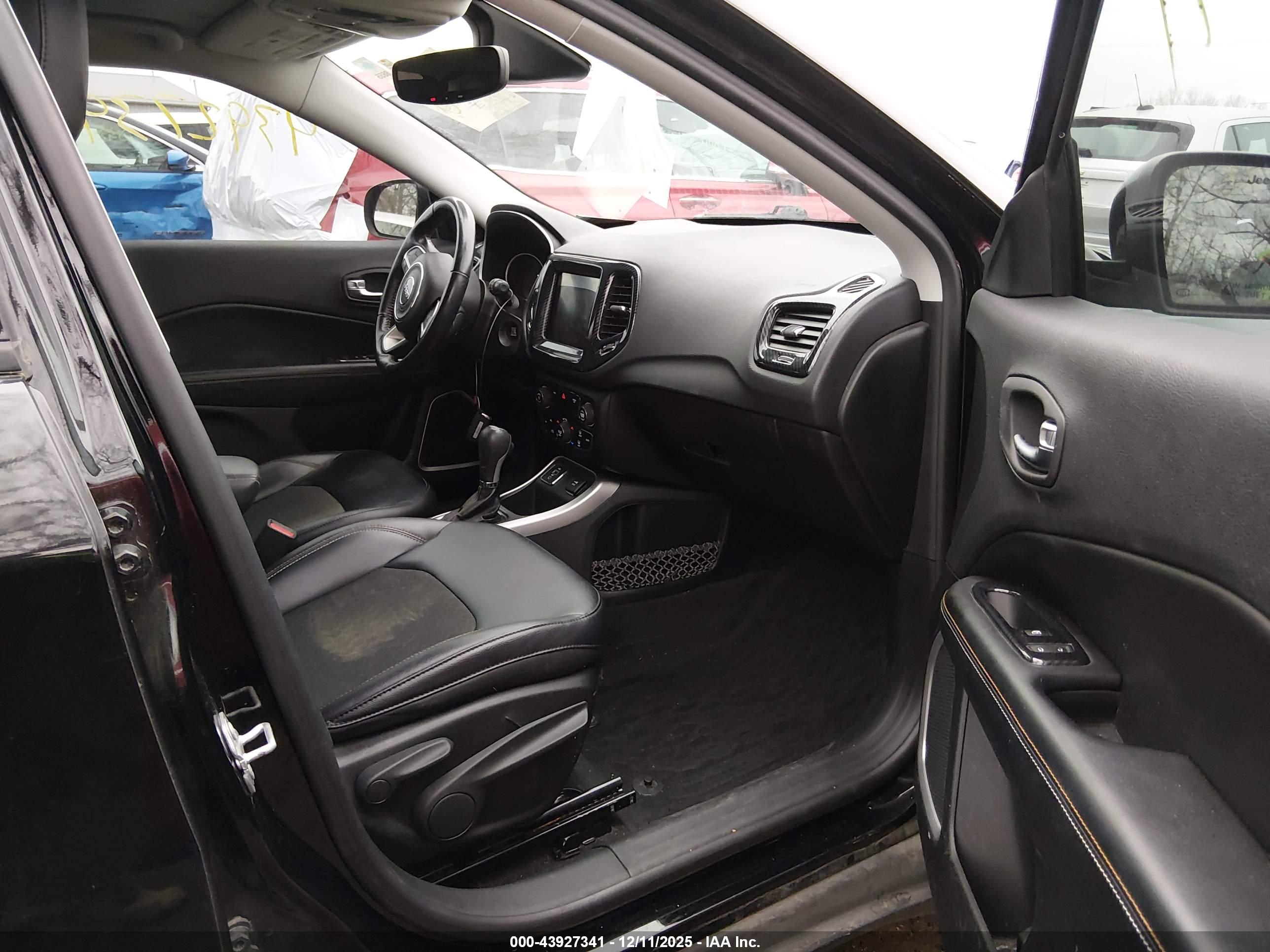 JEEP COMPASS image 5