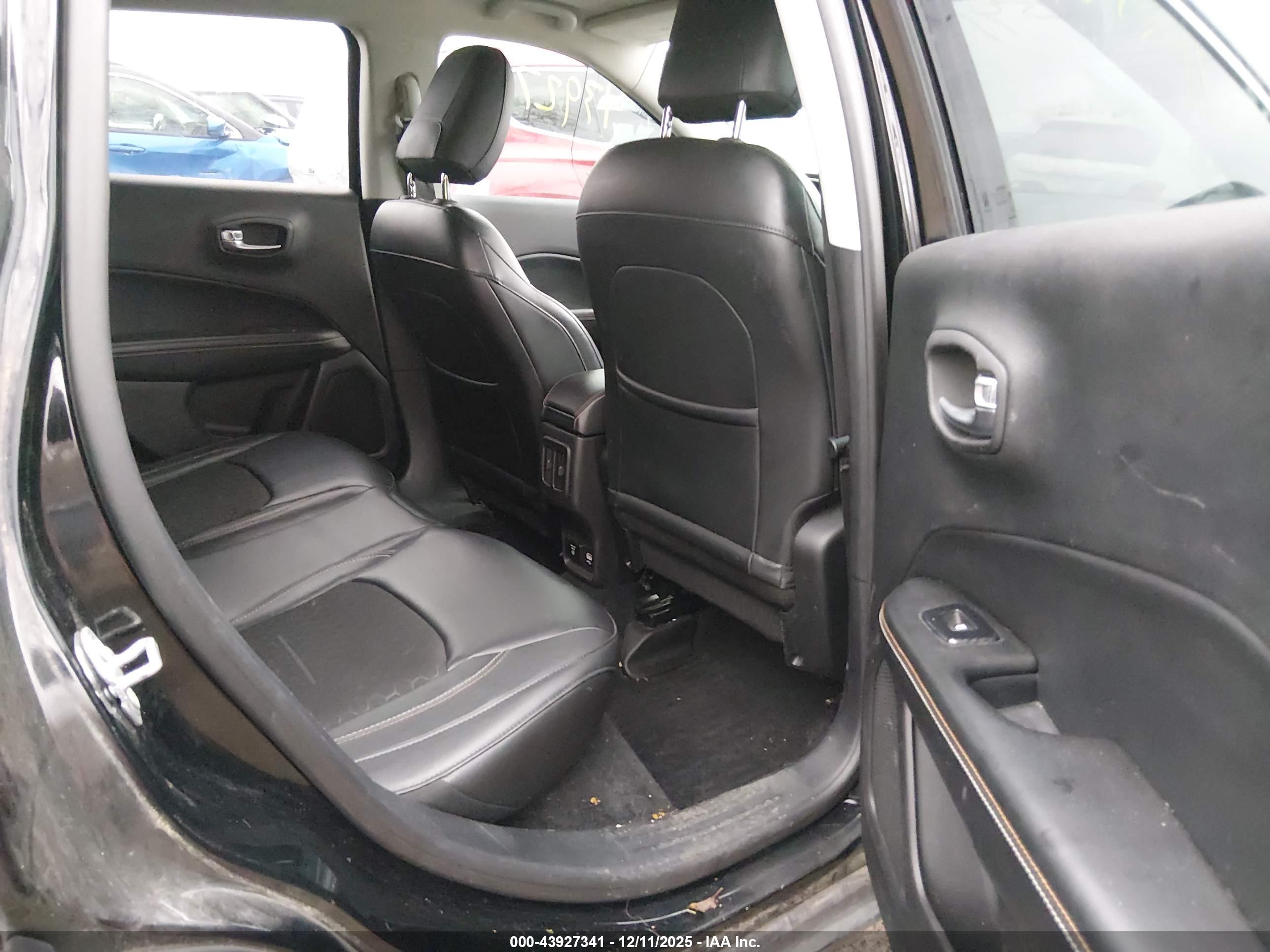 JEEP COMPASS image 8