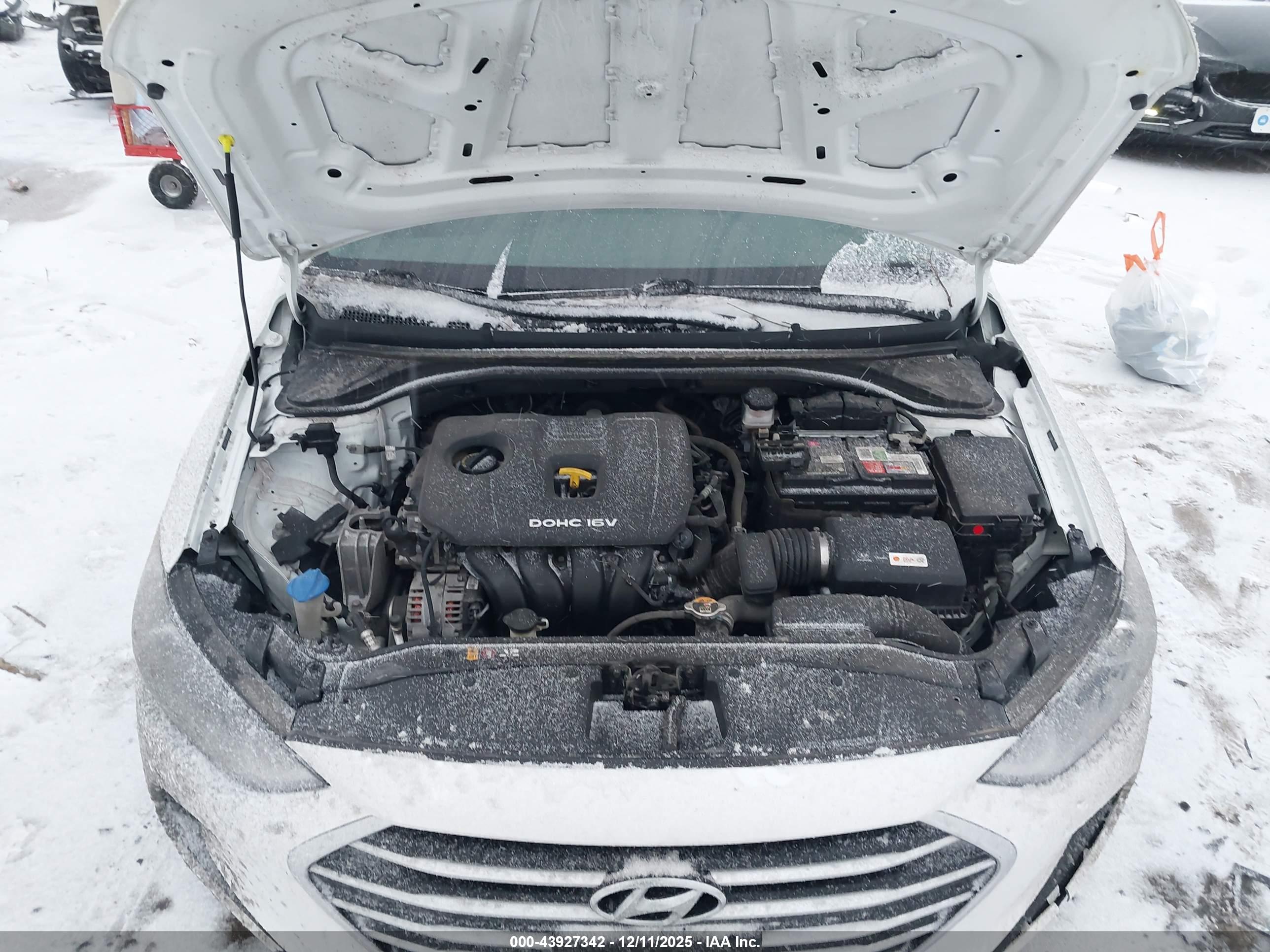HYUNDAI ELANTRA image 10